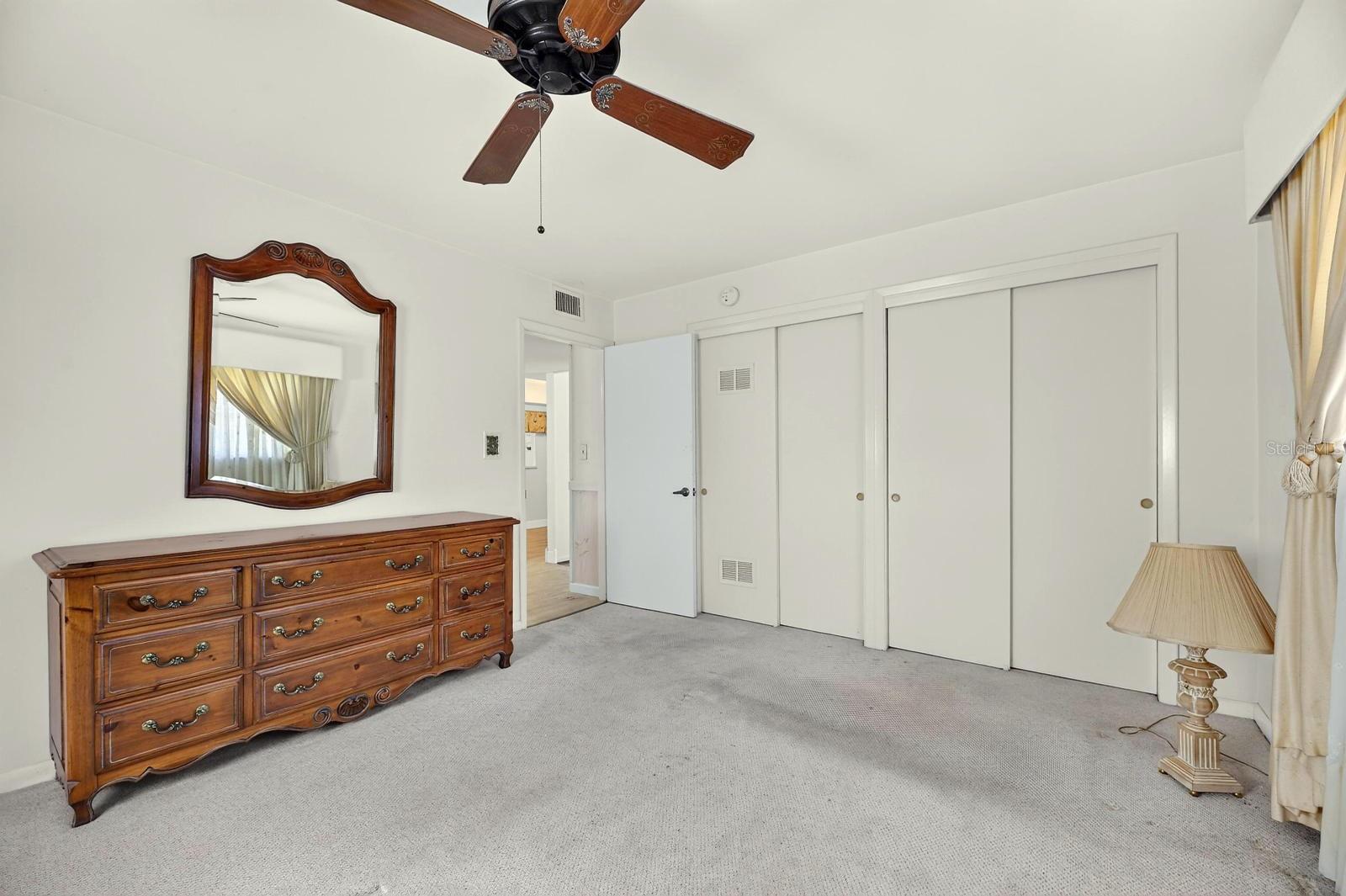 521 S LARRY CIR — photo 33