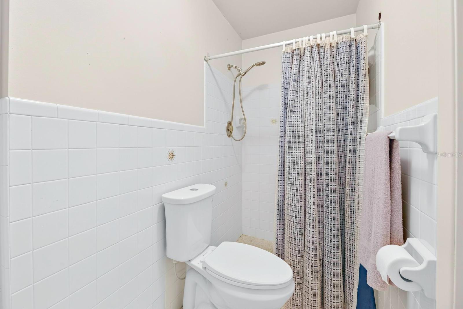 521 S LARRY CIR — photo 15