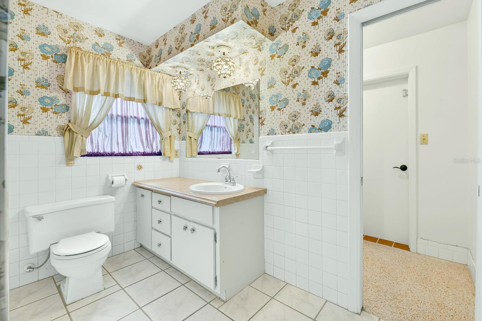 521 S LARRY CIR — photo 19