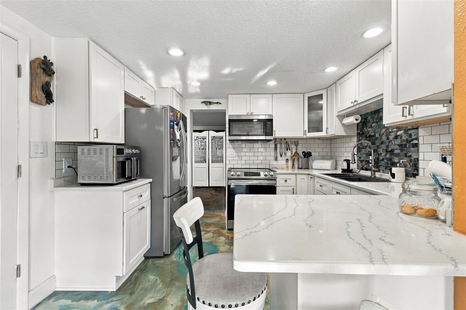 13736 JUDY AVE — photo 10