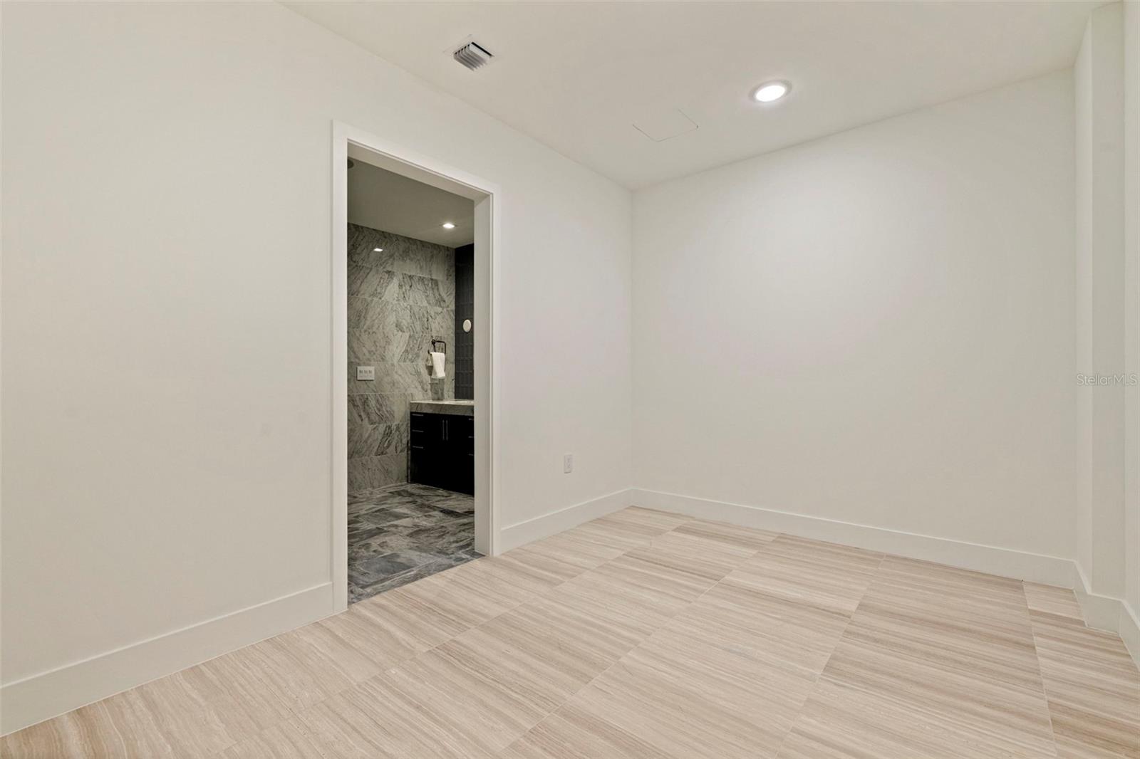 3015 S YSABELLA AVE #2401 — photo 32