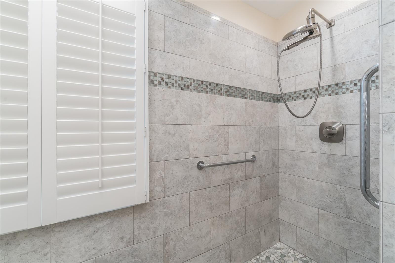 6918 JAMESTOWN MANOR DR — photo 35