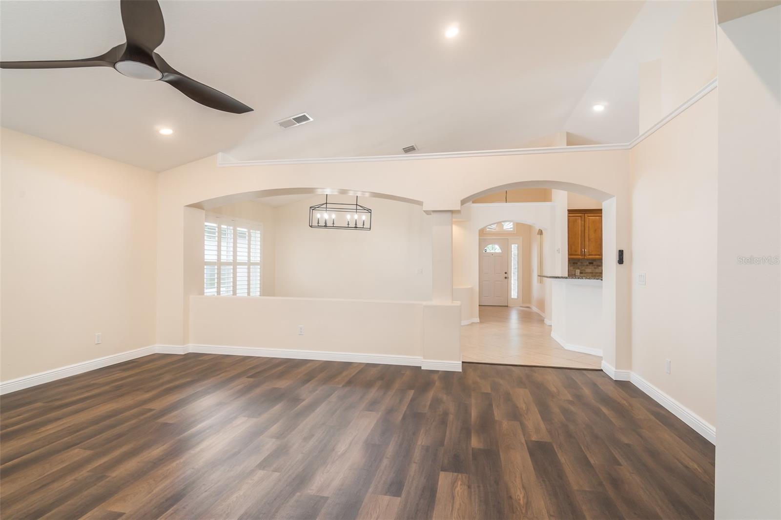 6918 JAMESTOWN MANOR DR — photo 29
