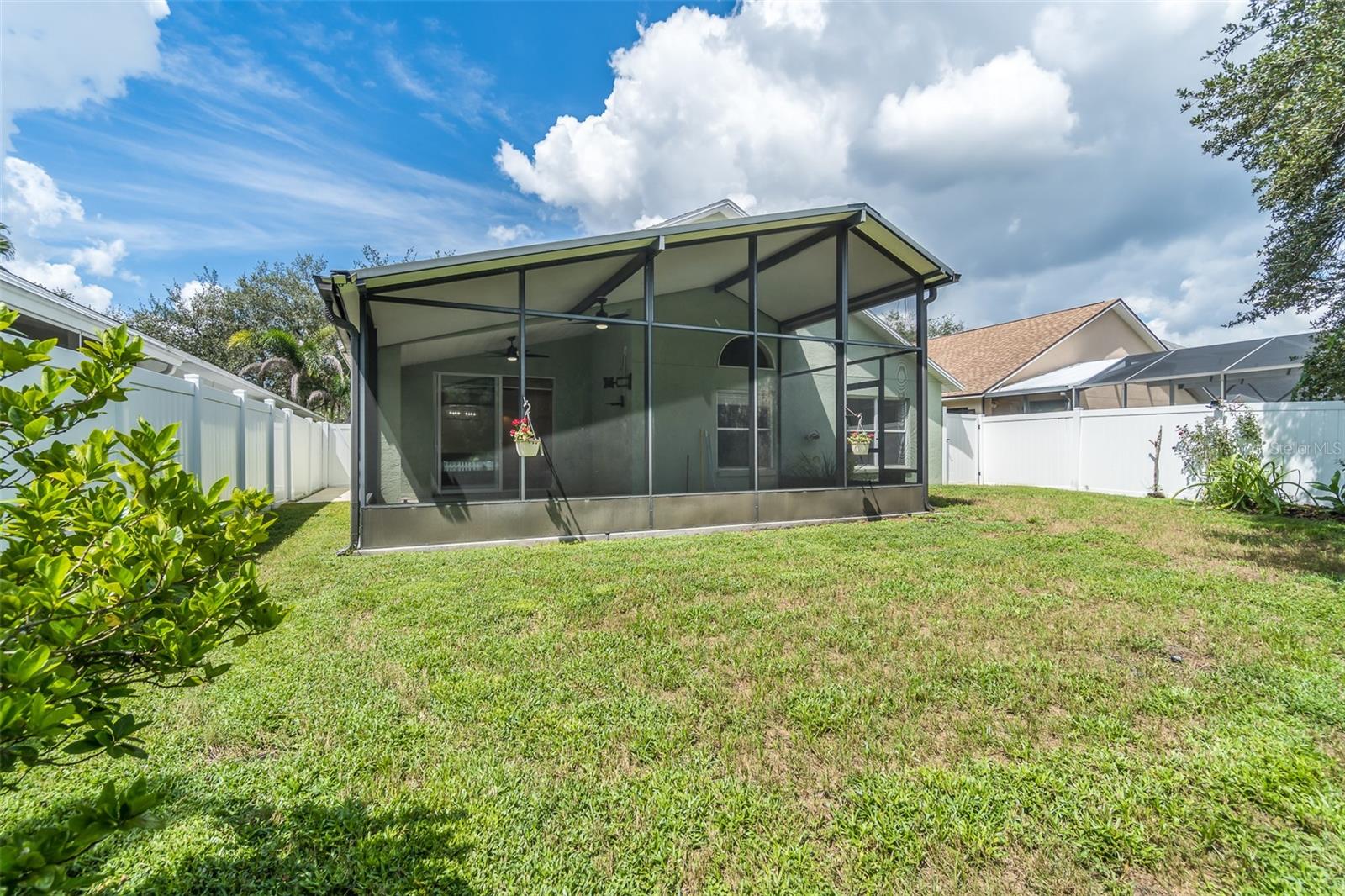 6918 JAMESTOWN MANOR DR — photo 8