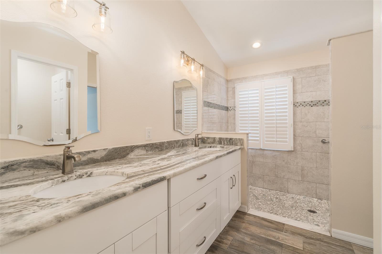 6918 JAMESTOWN MANOR DR — photo 34
