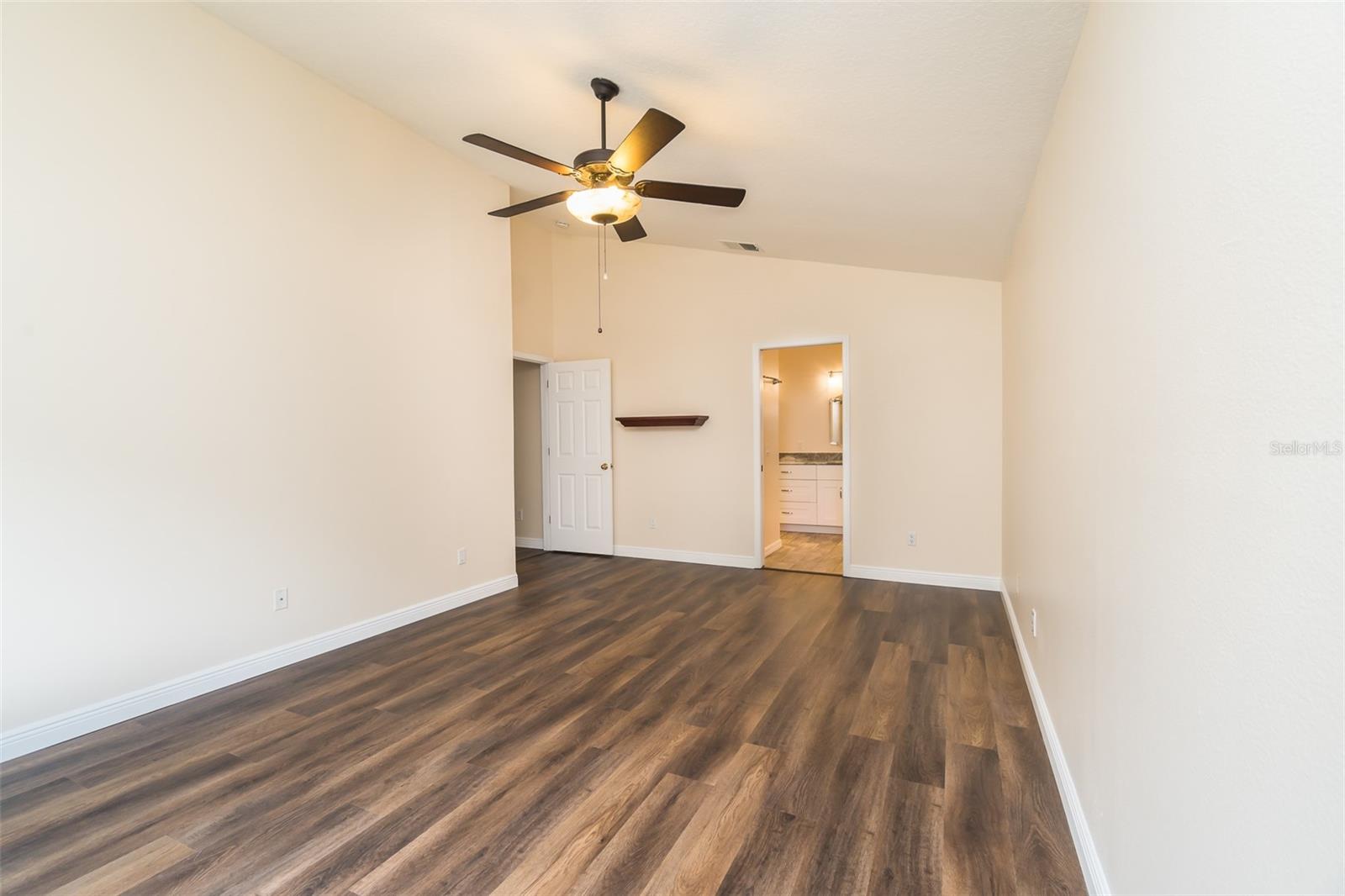 6918 JAMESTOWN MANOR DR — photo 32