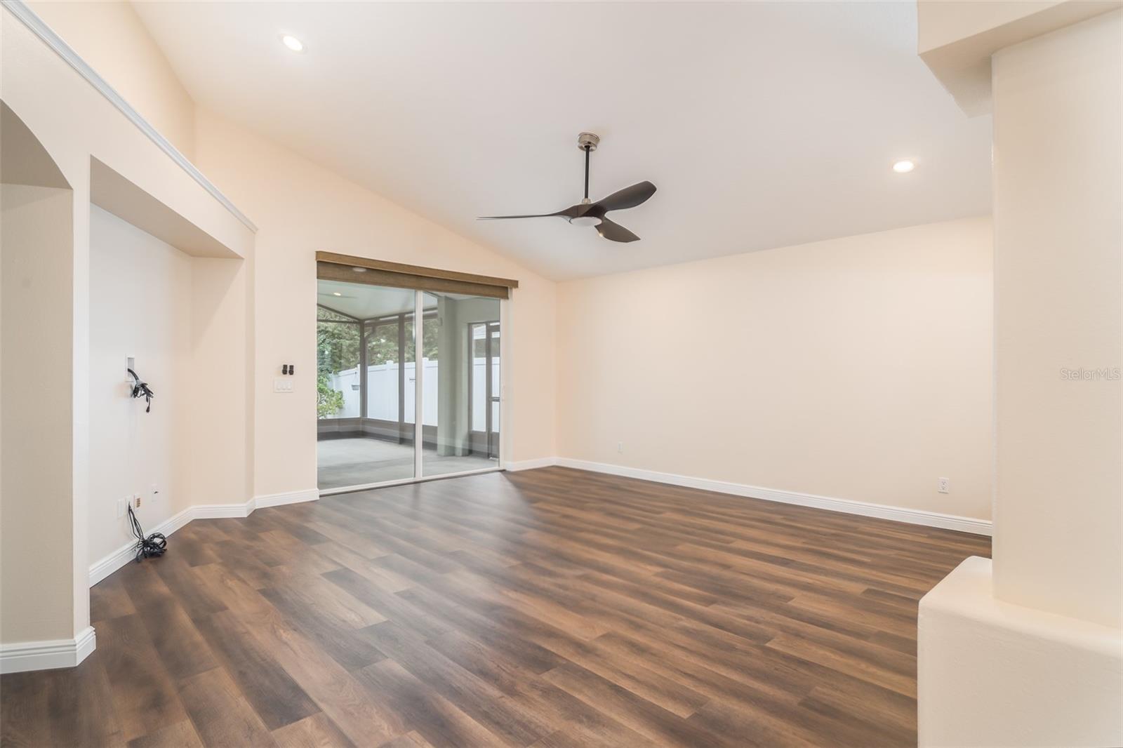 6918 JAMESTOWN MANOR DR — photo 26