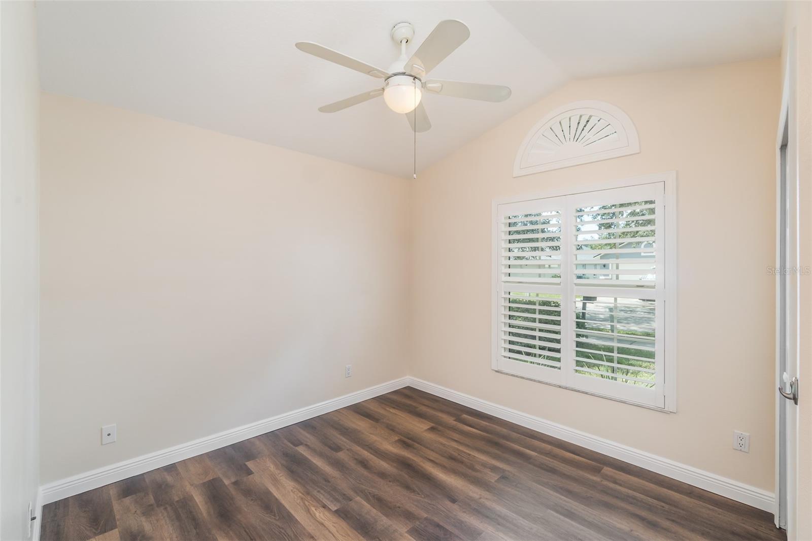 6918 JAMESTOWN MANOR DR — photo 13