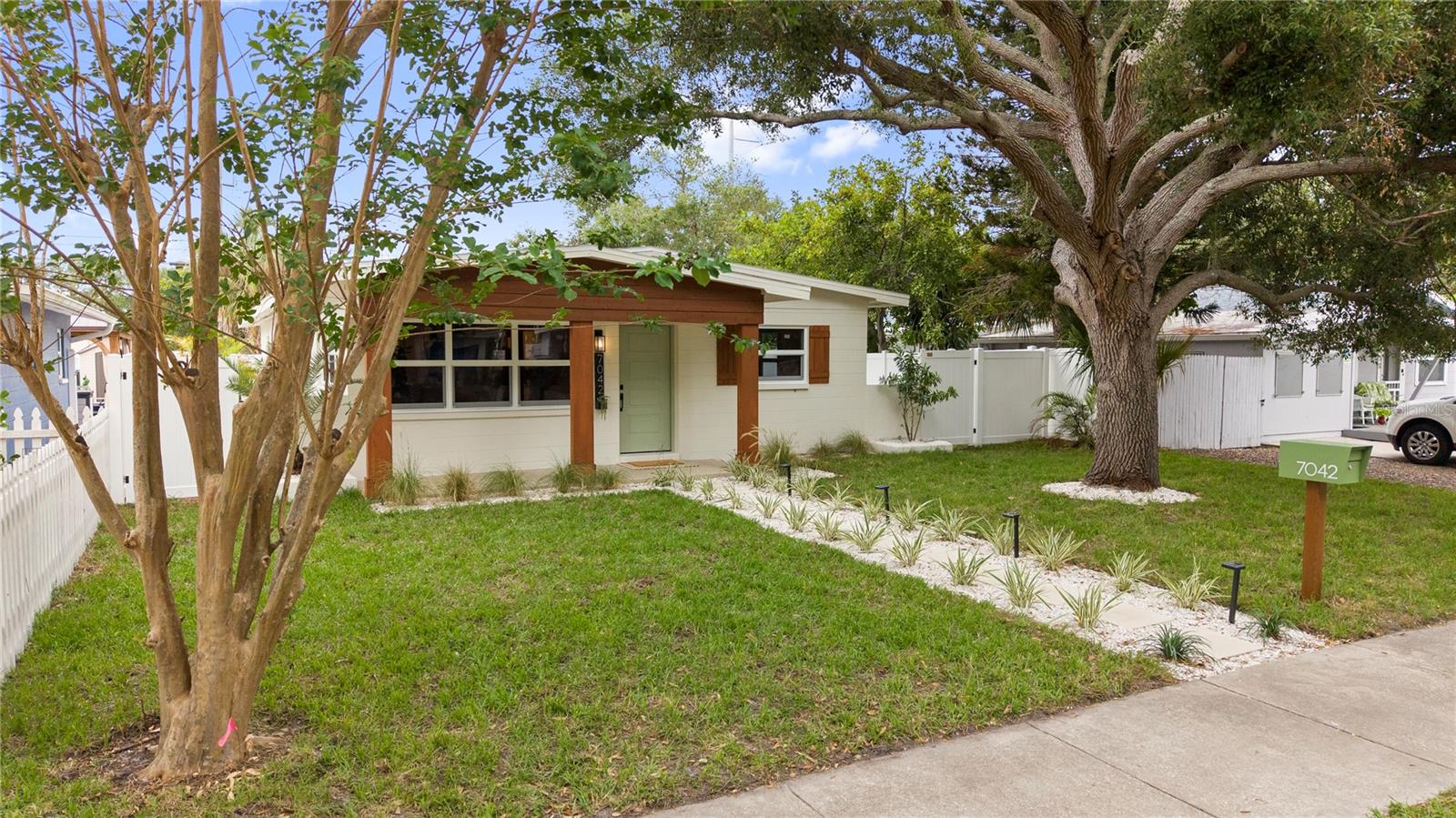 7042 DARTMOUTH AVE N — photo 49