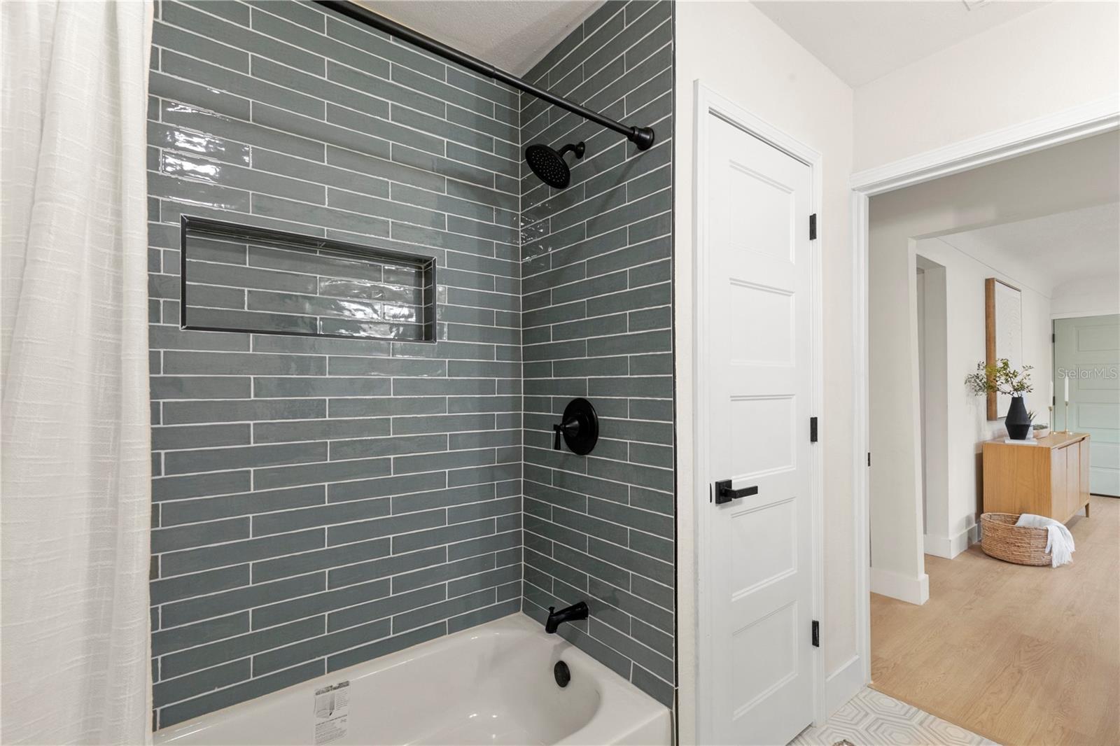 7042 DARTMOUTH AVE N — photo 34