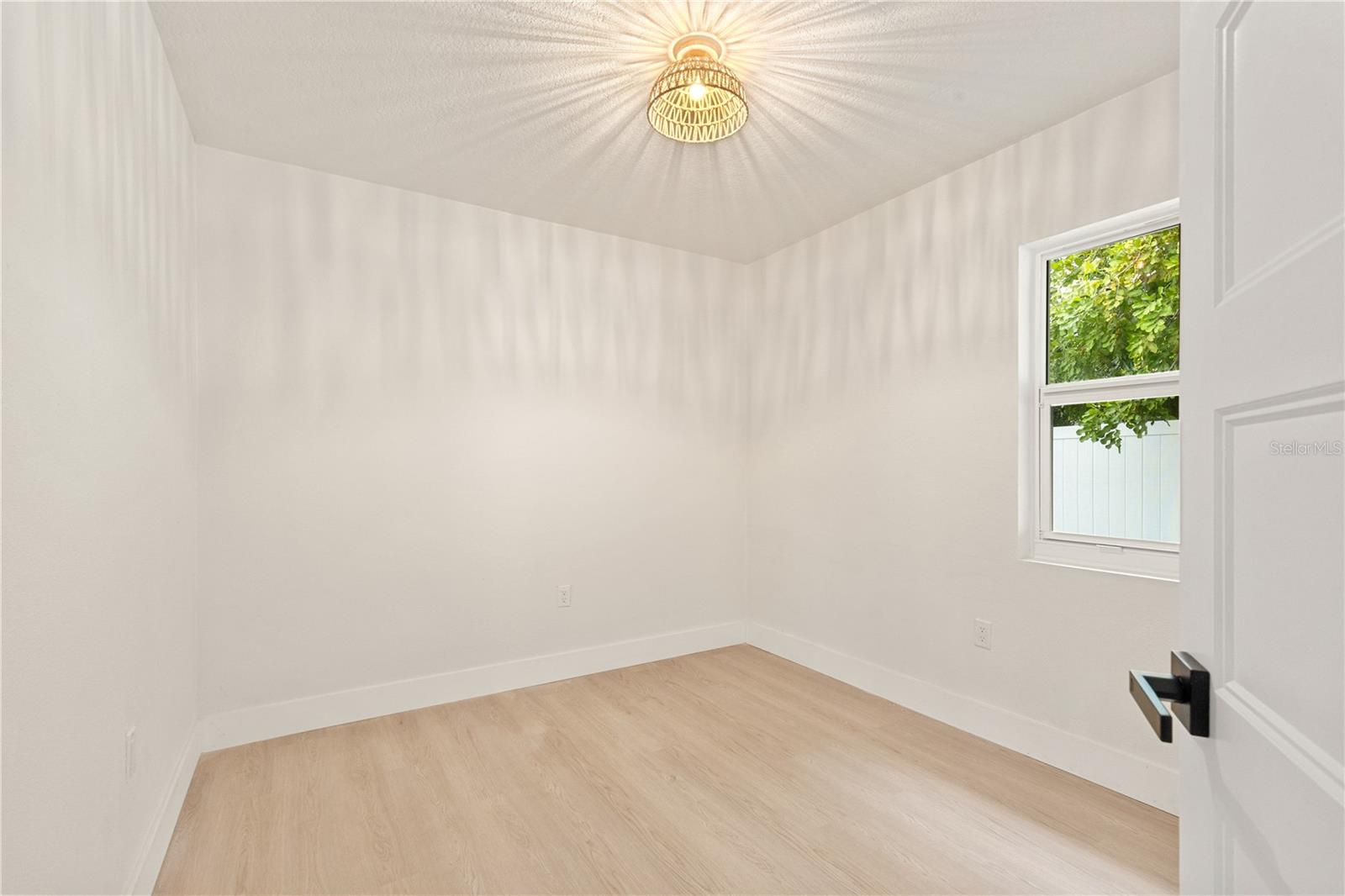 7042 DARTMOUTH AVE N — photo 28