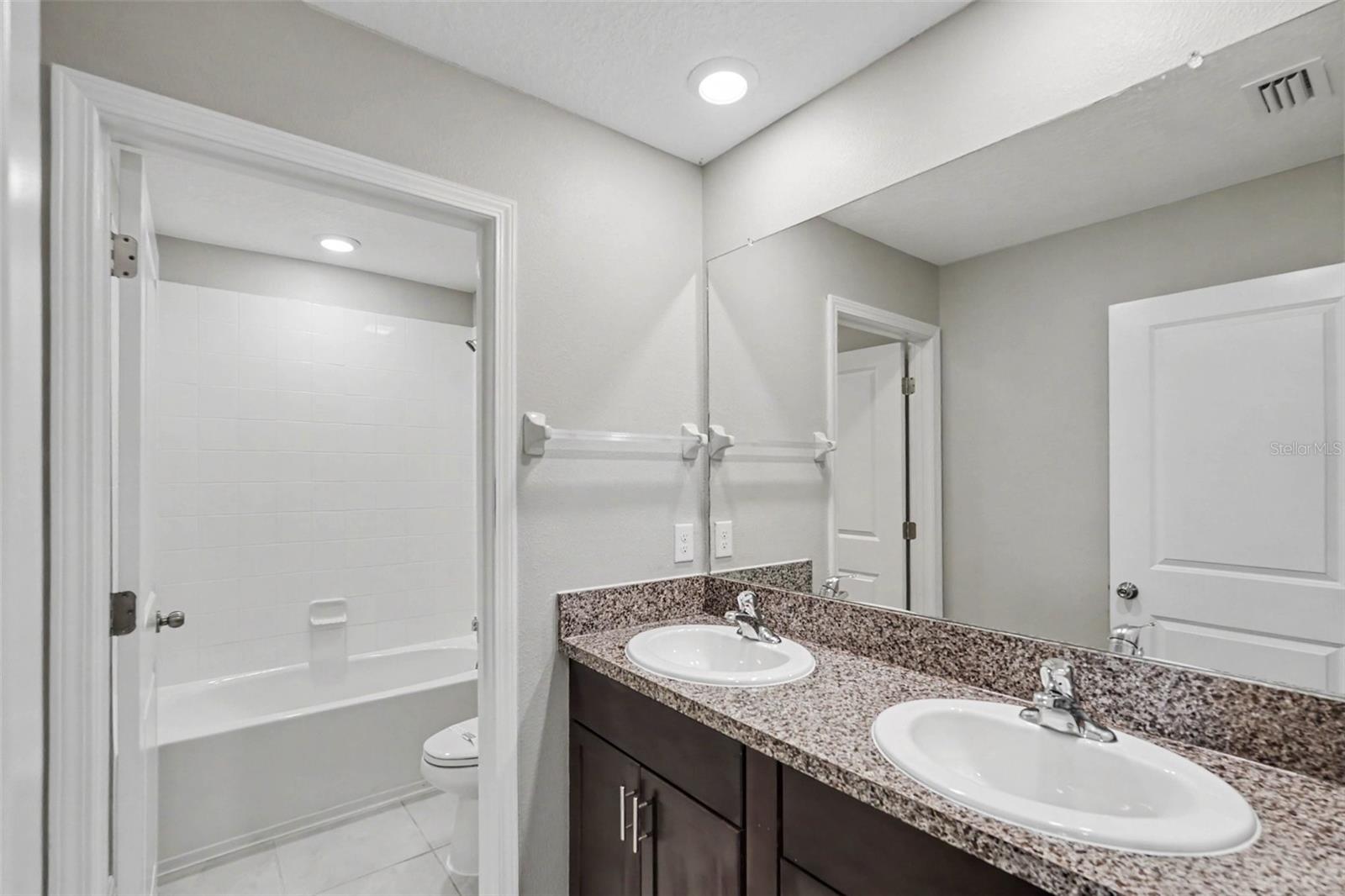 15535 MILLER CREEK DR — photo 18
