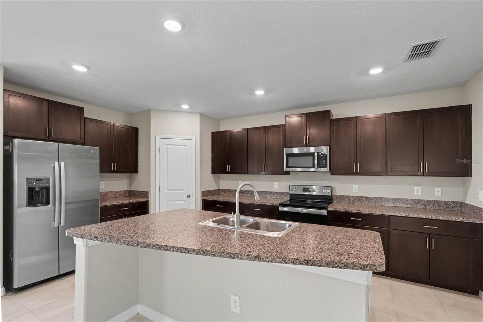 15535 MILLER CREEK DR — photo 7