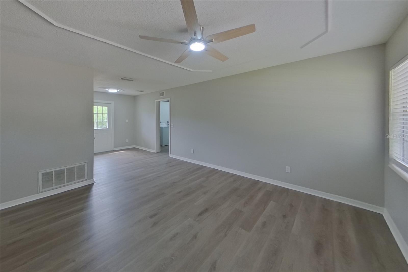 Home in LARGO — photo 3
