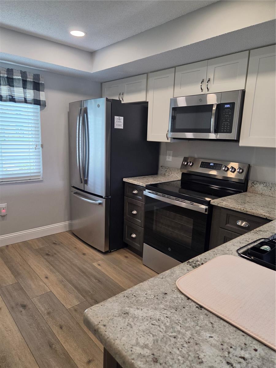 235 CYPRESS LN #235 — photo 5