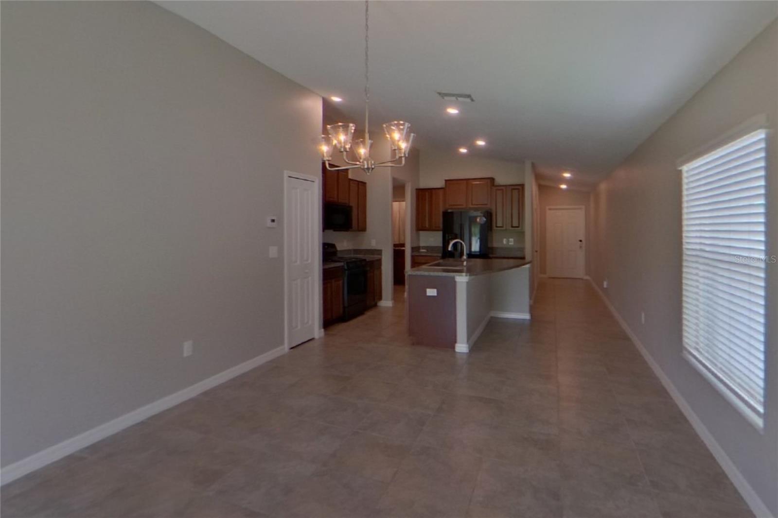 Home in APOLLO BEACH — photo 4