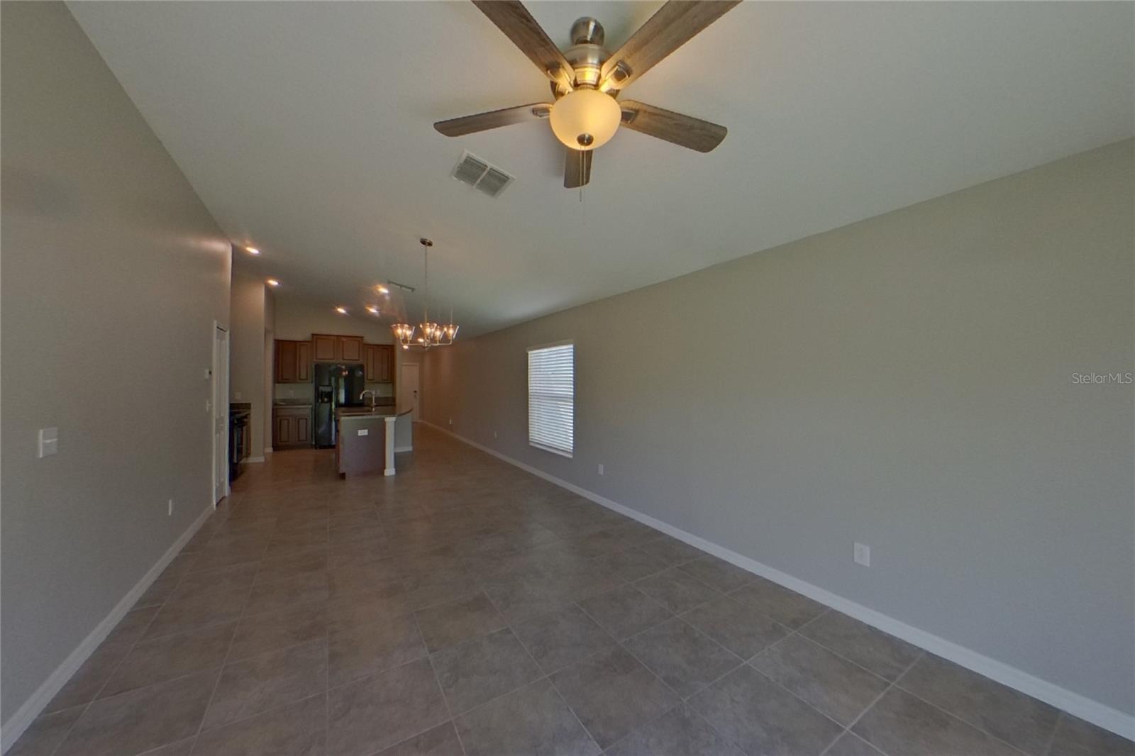 Home in APOLLO BEACH — photo 2