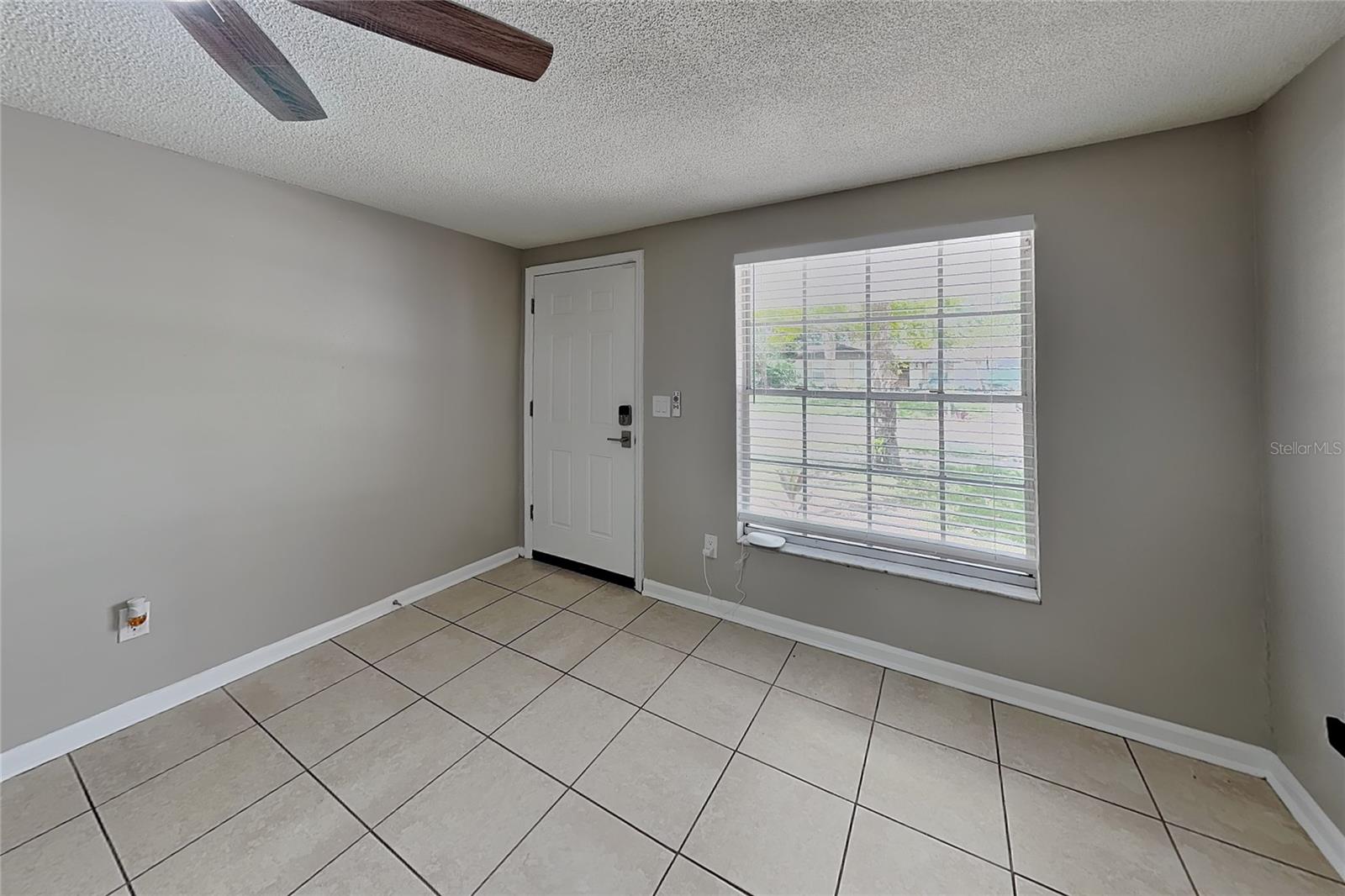 Home in VALRICO — photo 3