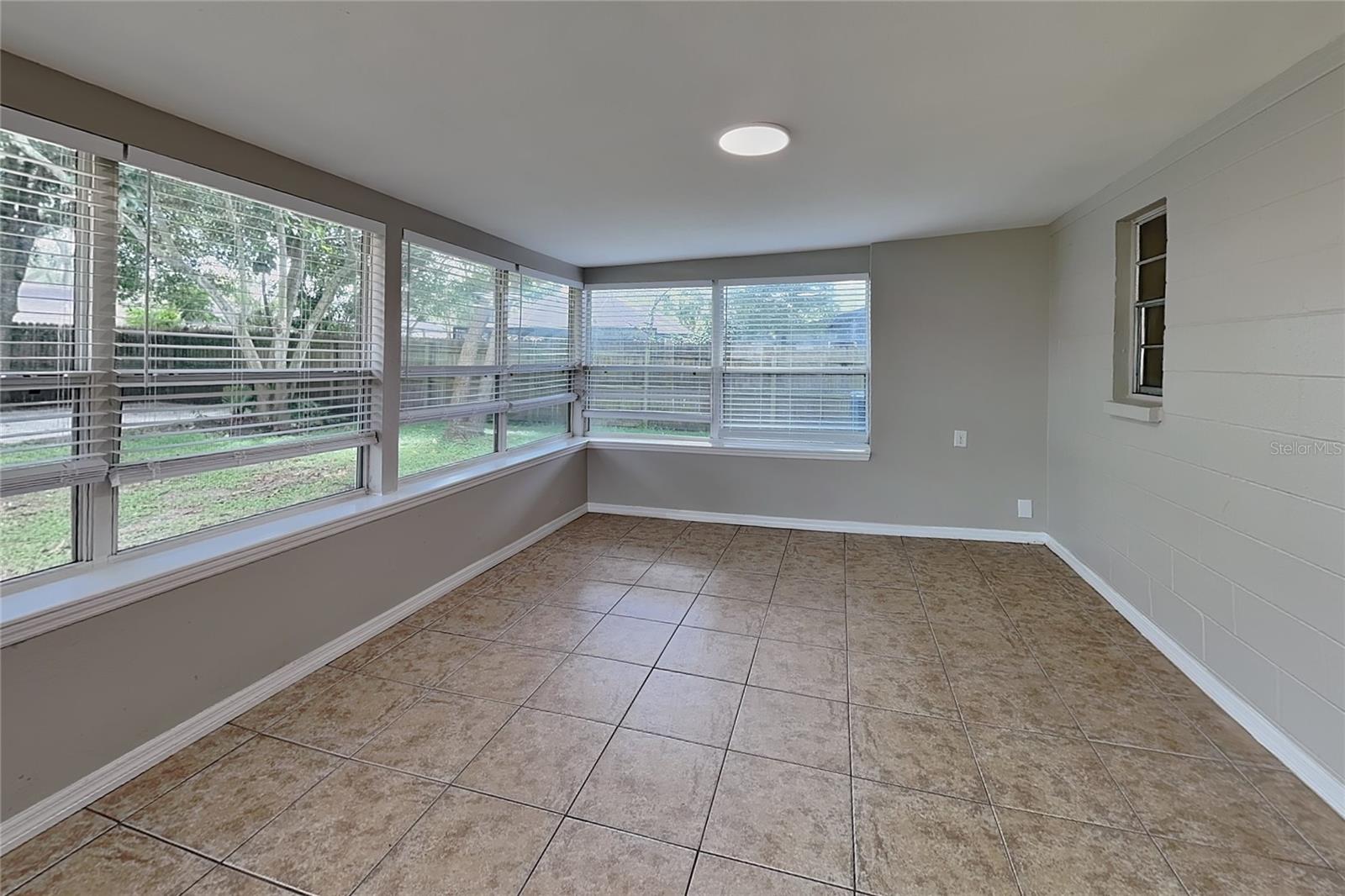 Home in VALRICO — photo 14