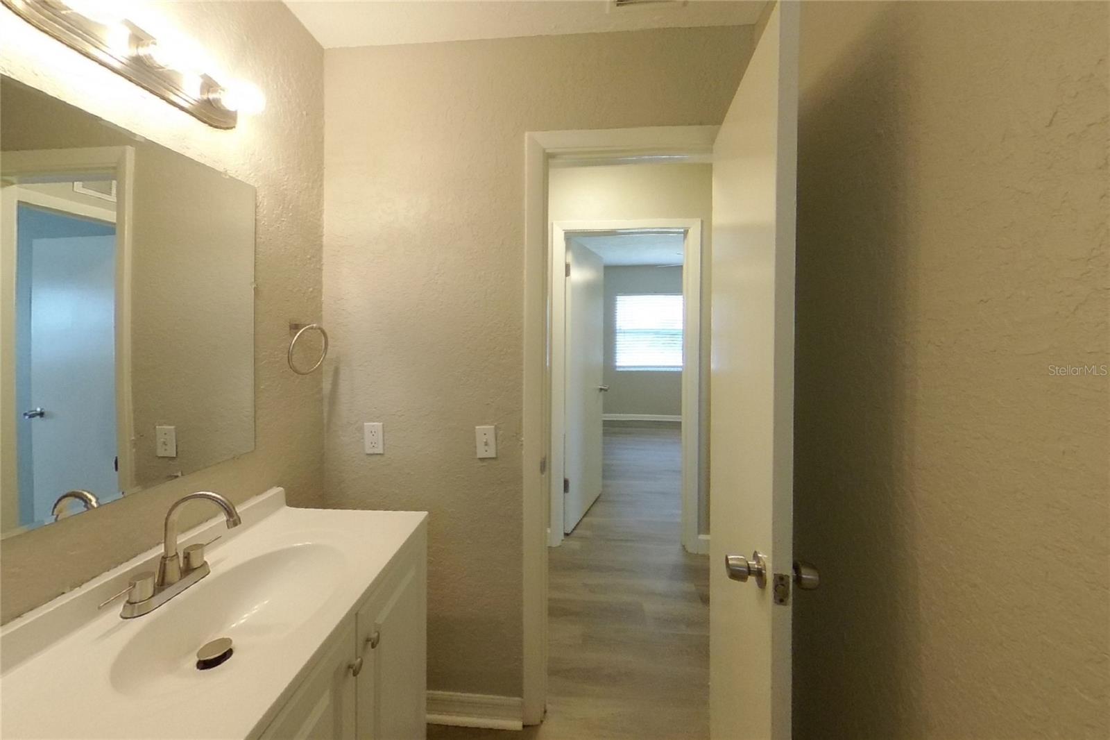 Home in LARGO — photo 14