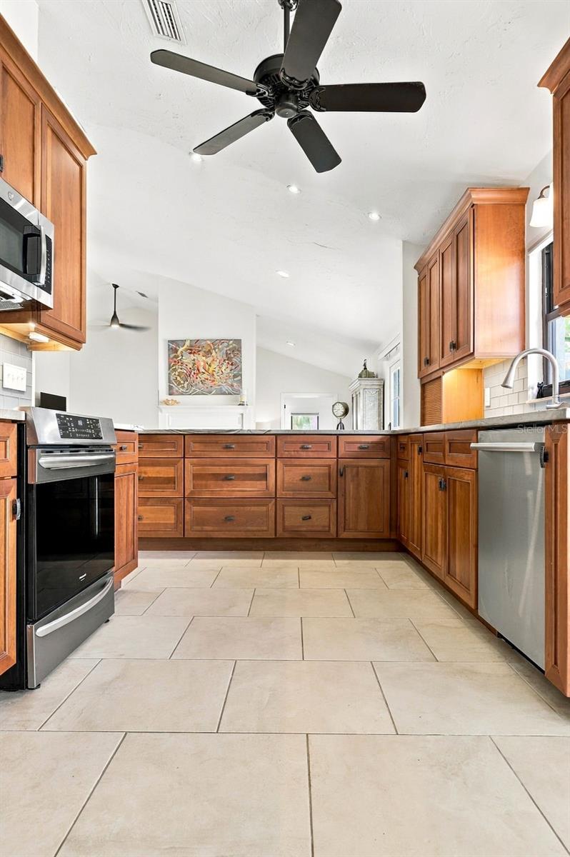 4848 TIVOLI AVE — photo 23