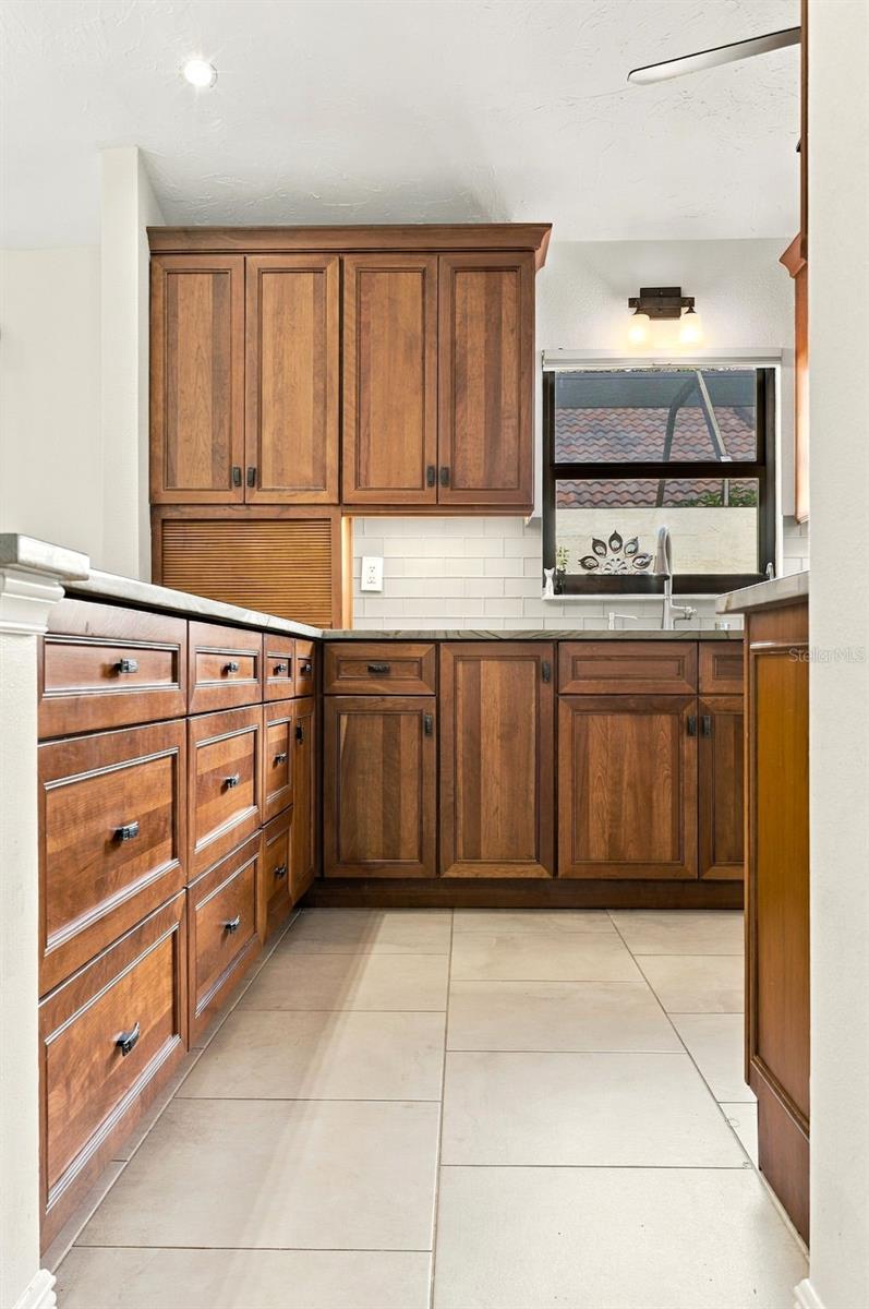 4848 TIVOLI AVE — photo 21