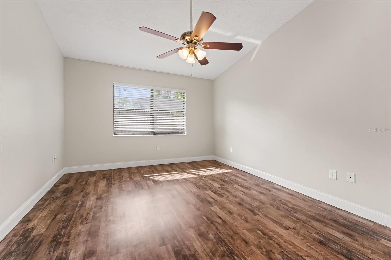 10826 CLAYMONT DR — photo 11