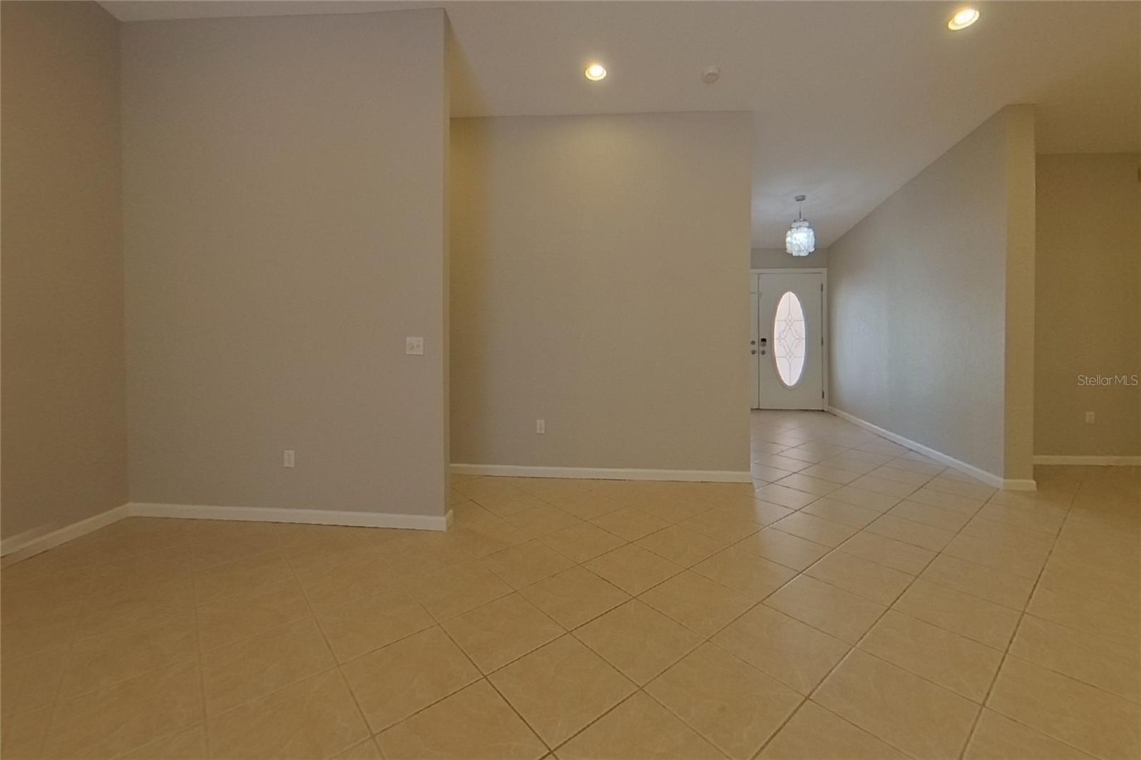 Home in LARGO — photo 2