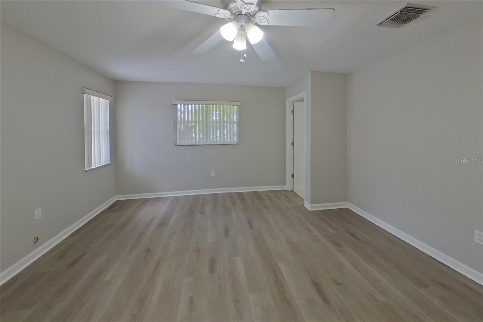 Home in LARGO — photo 9