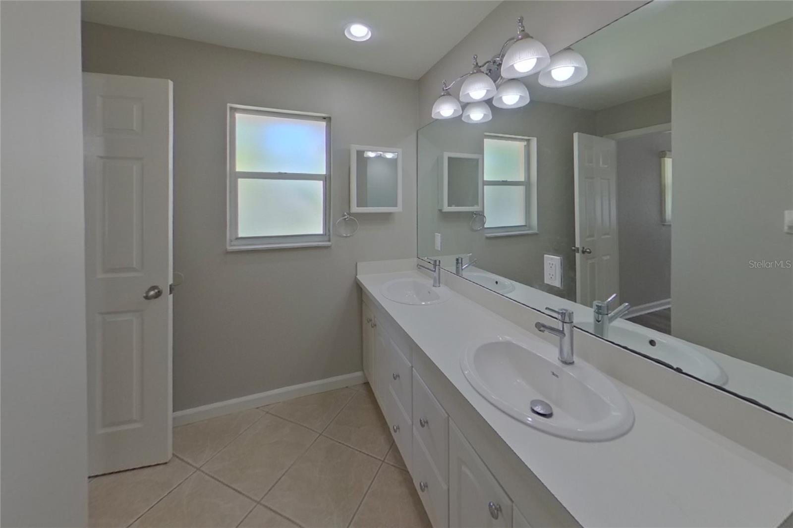 Home in LARGO — photo 12