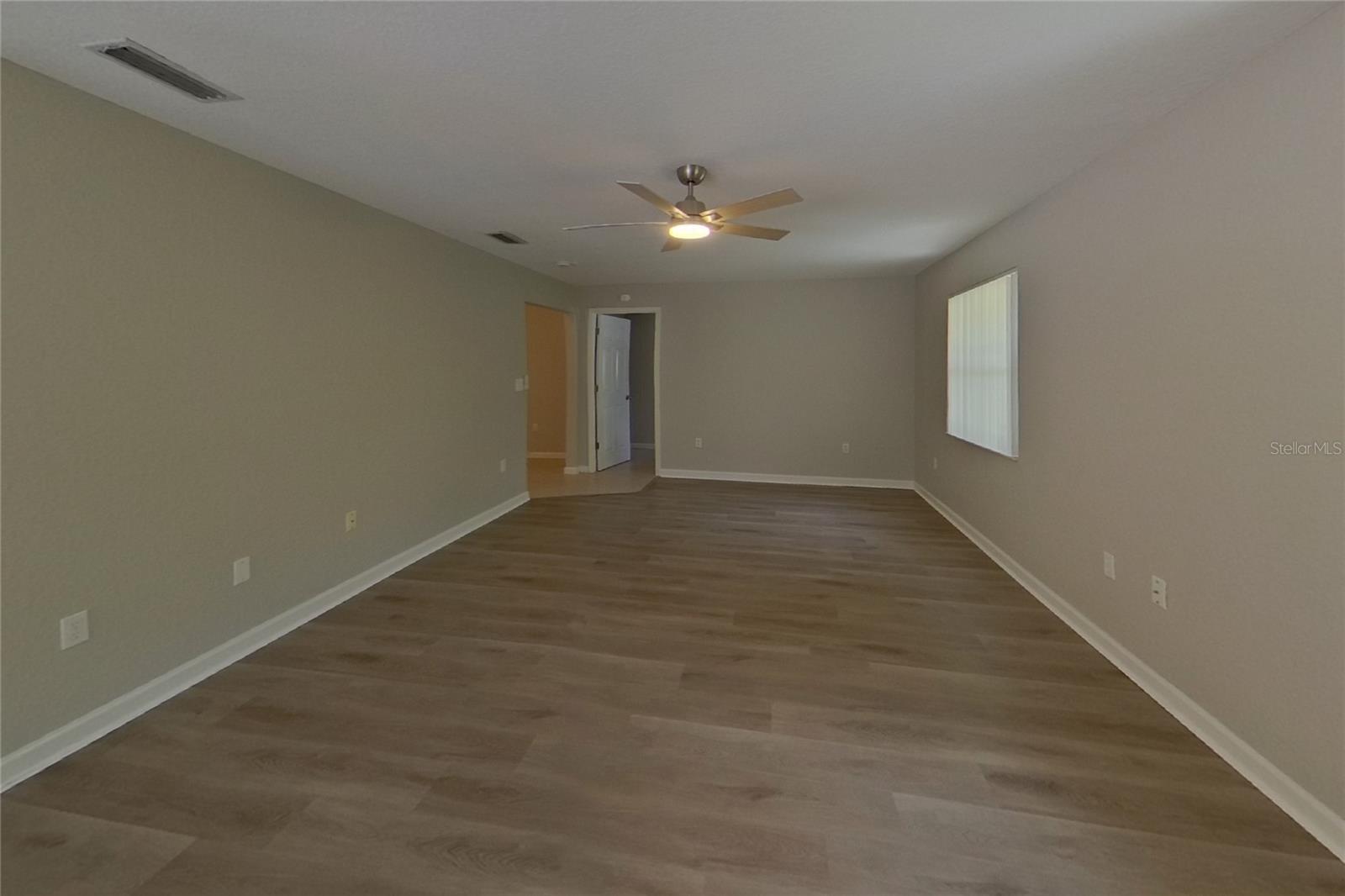 Home in LARGO — photo 5