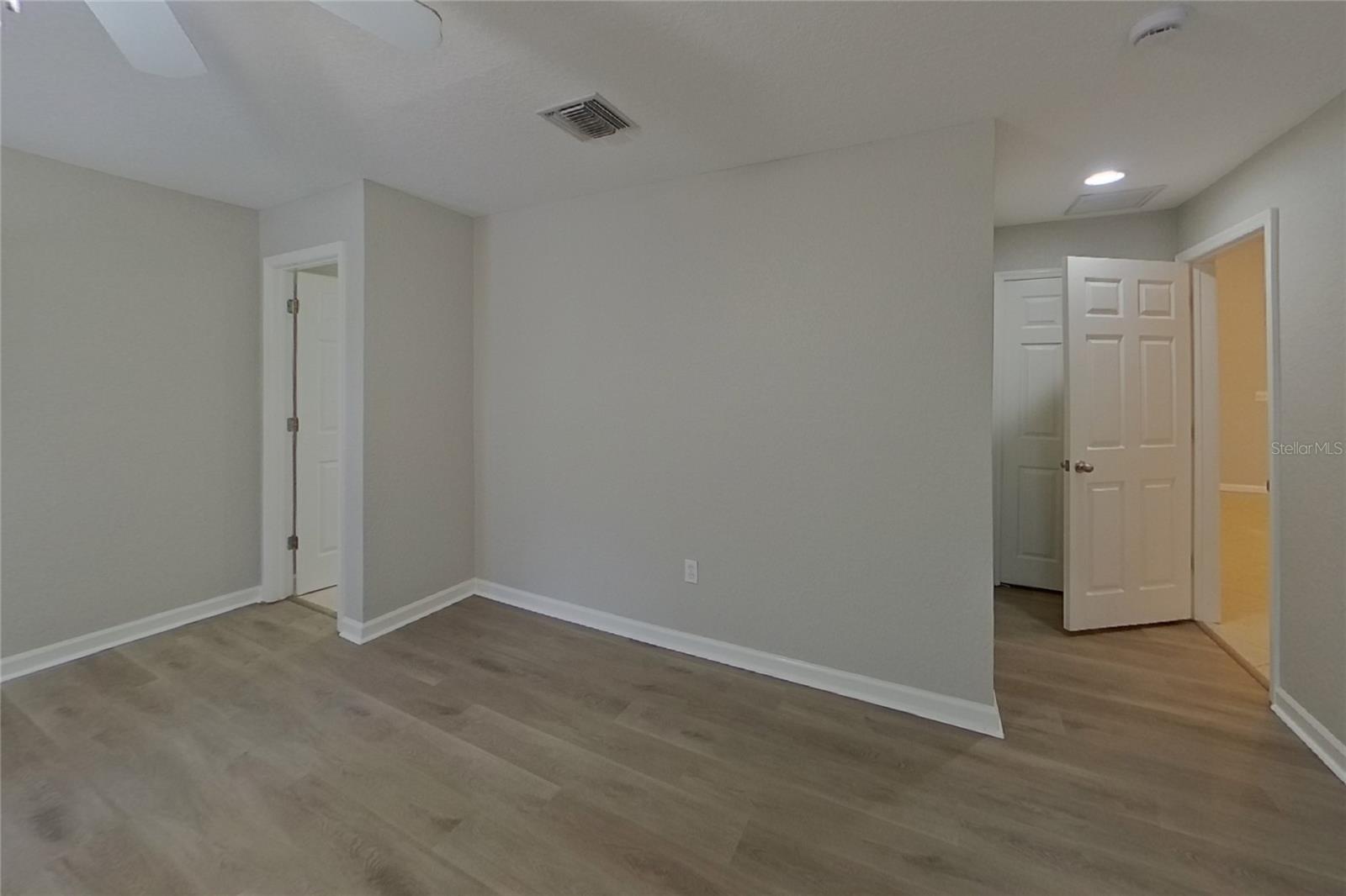 Home in LARGO — photo 10