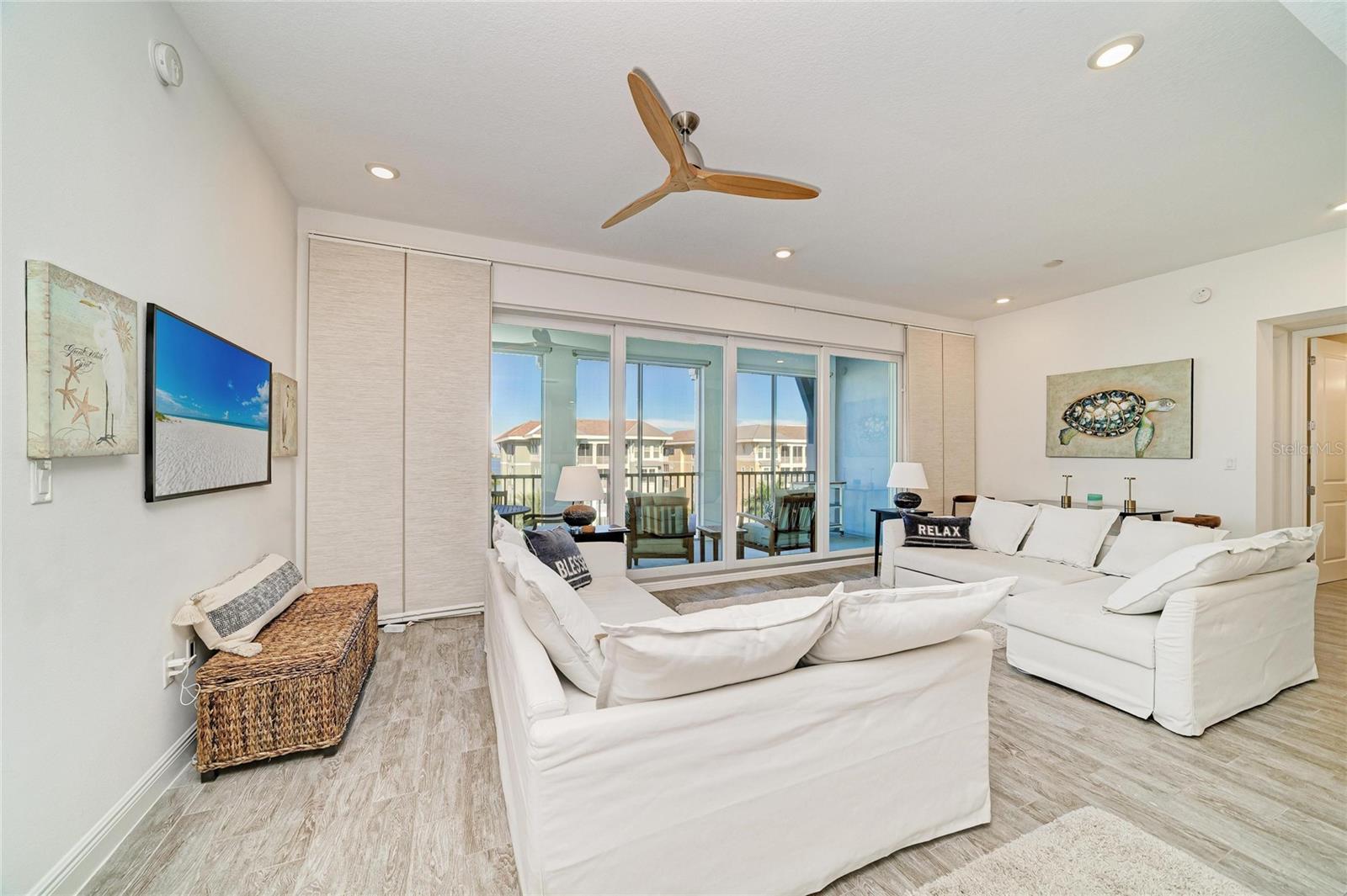 391 ARUBA CIR #401 — photo 12
