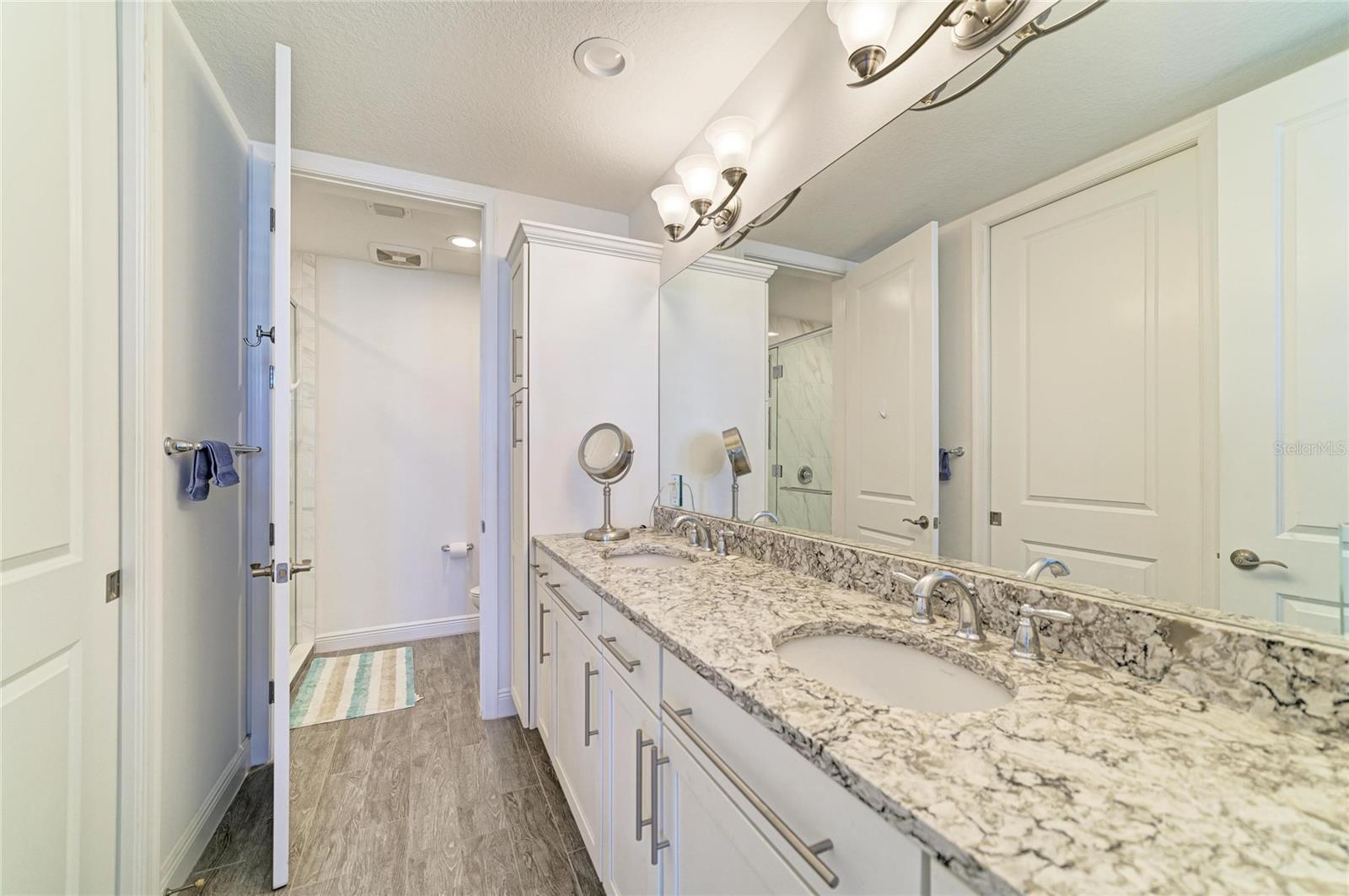 391 ARUBA CIR #401 — photo 31