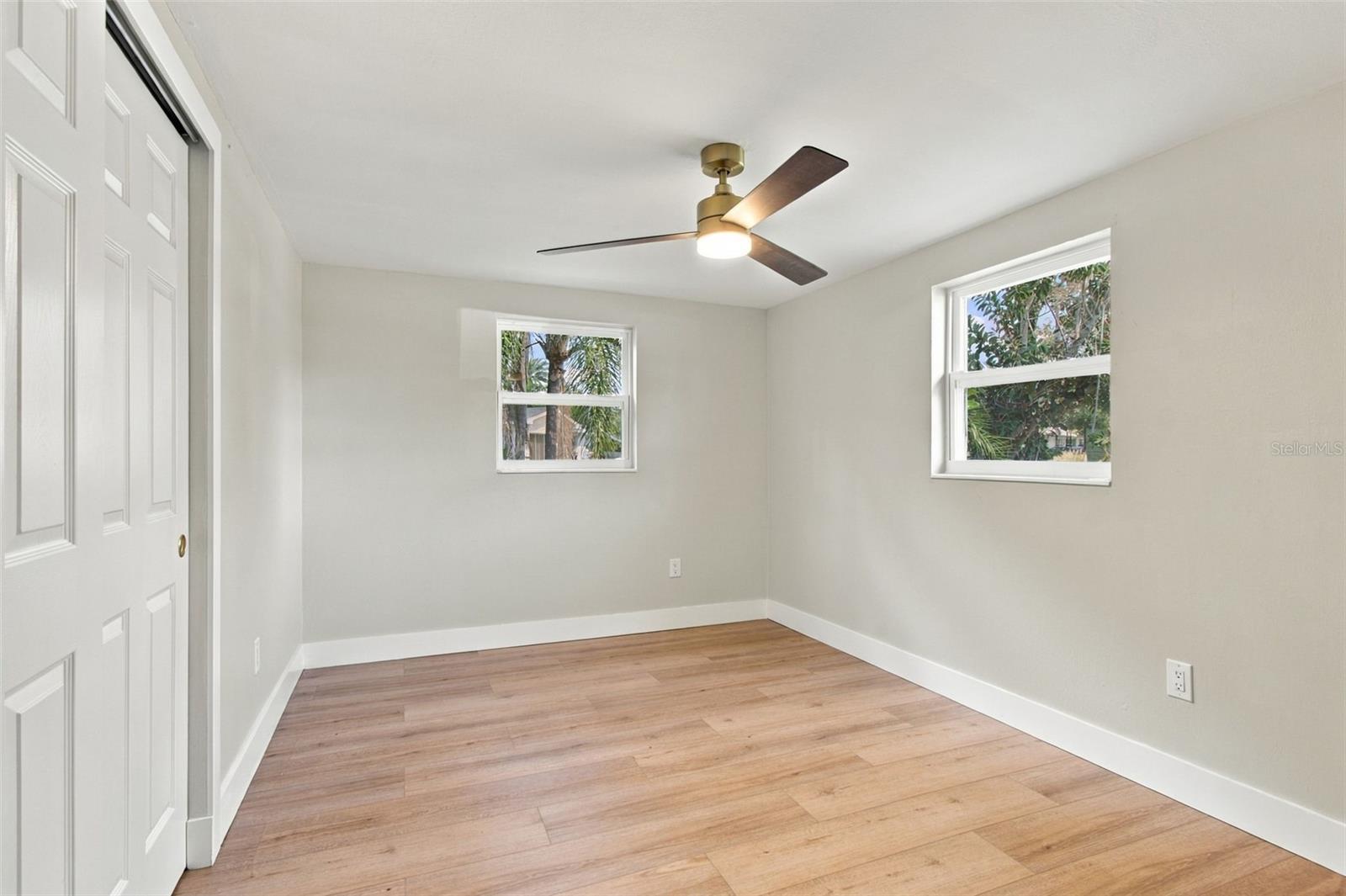 1954 W SKYLINE DR — photo 17