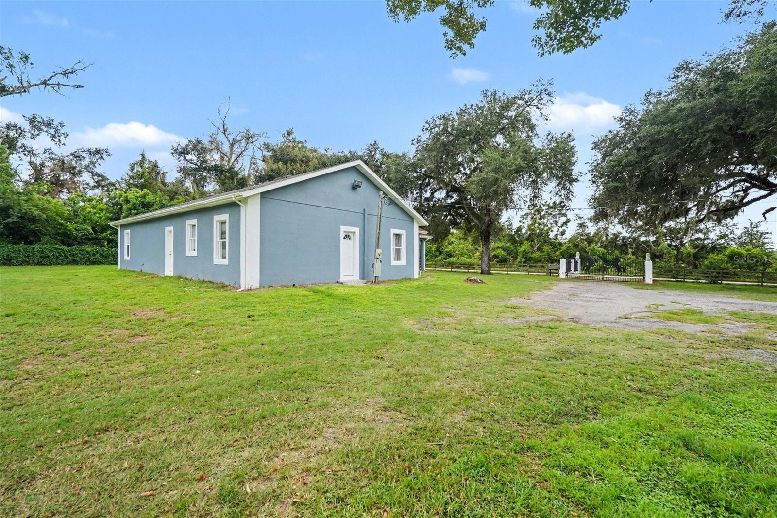 7040 LUMBERTON RD — photo 30