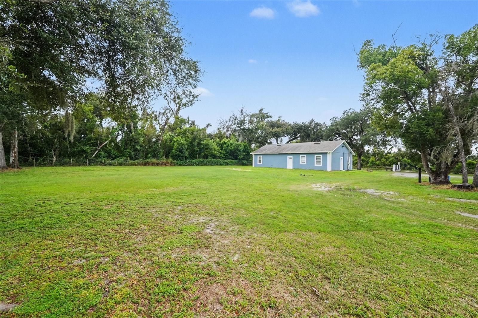 7040 LUMBERTON RD — photo 31