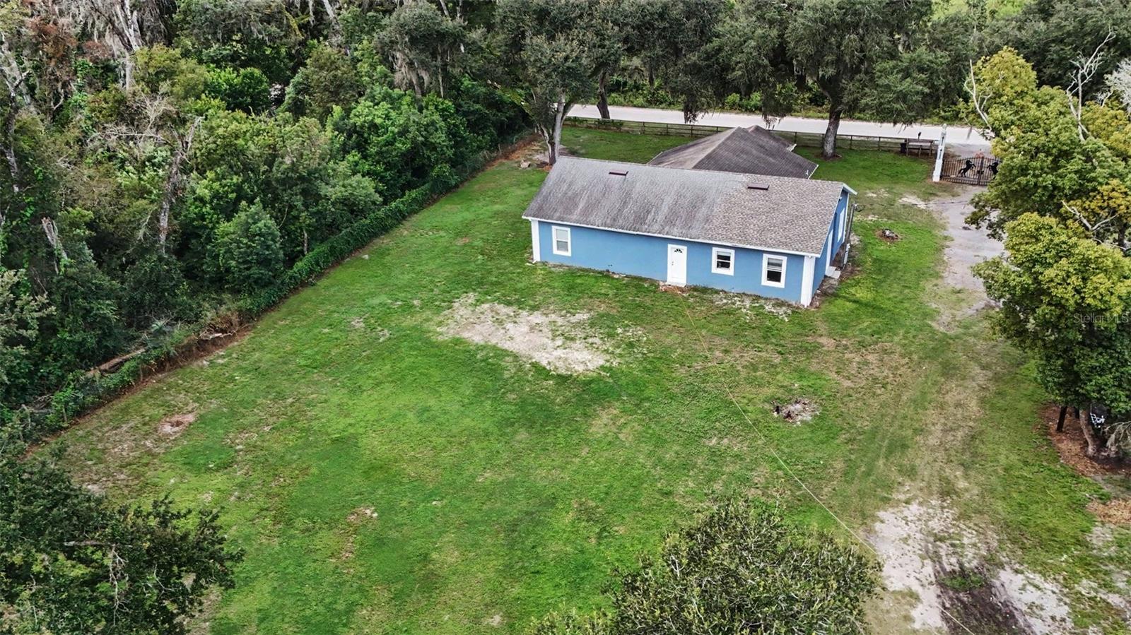 7040 LUMBERTON RD — photo 39