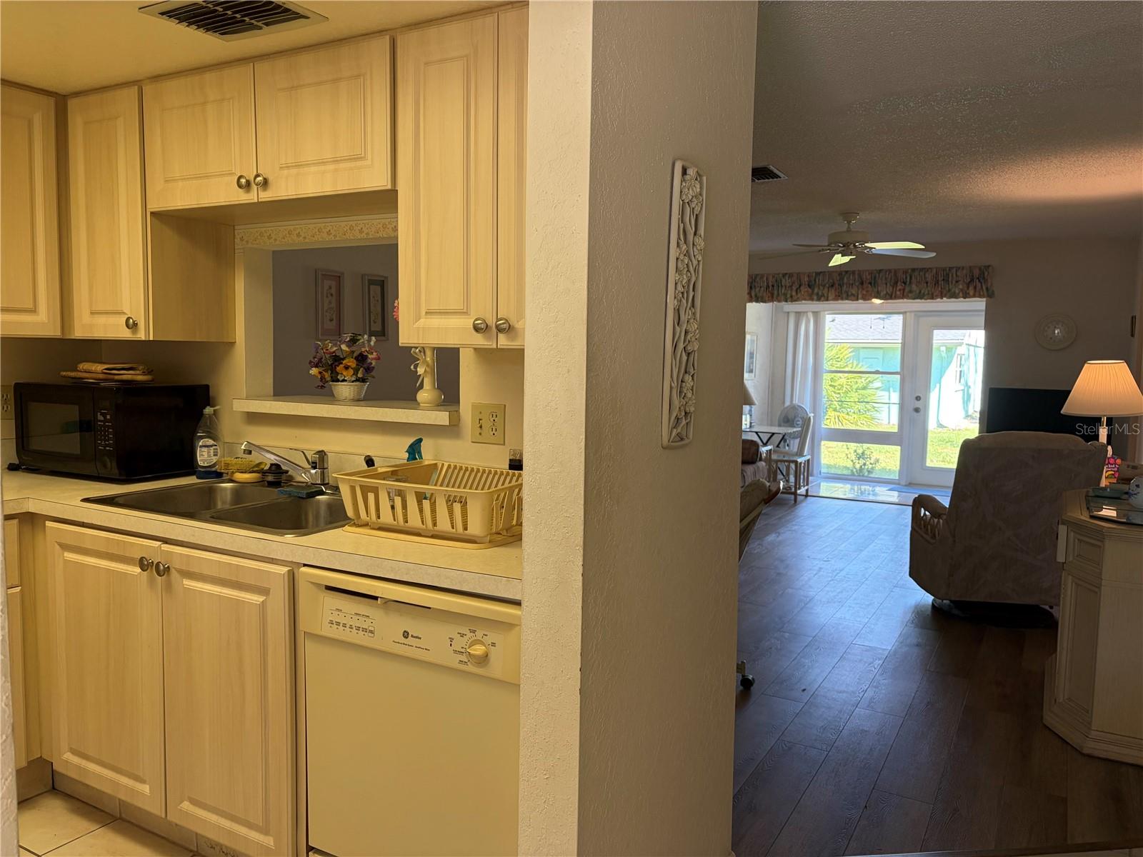 2465 W NORTHSIDE DR #1702 — photo 3