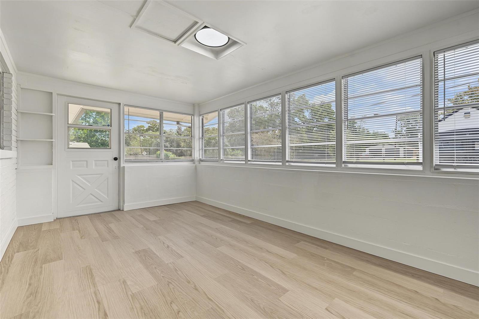 10025 CHESTNUT DR — photo 6
