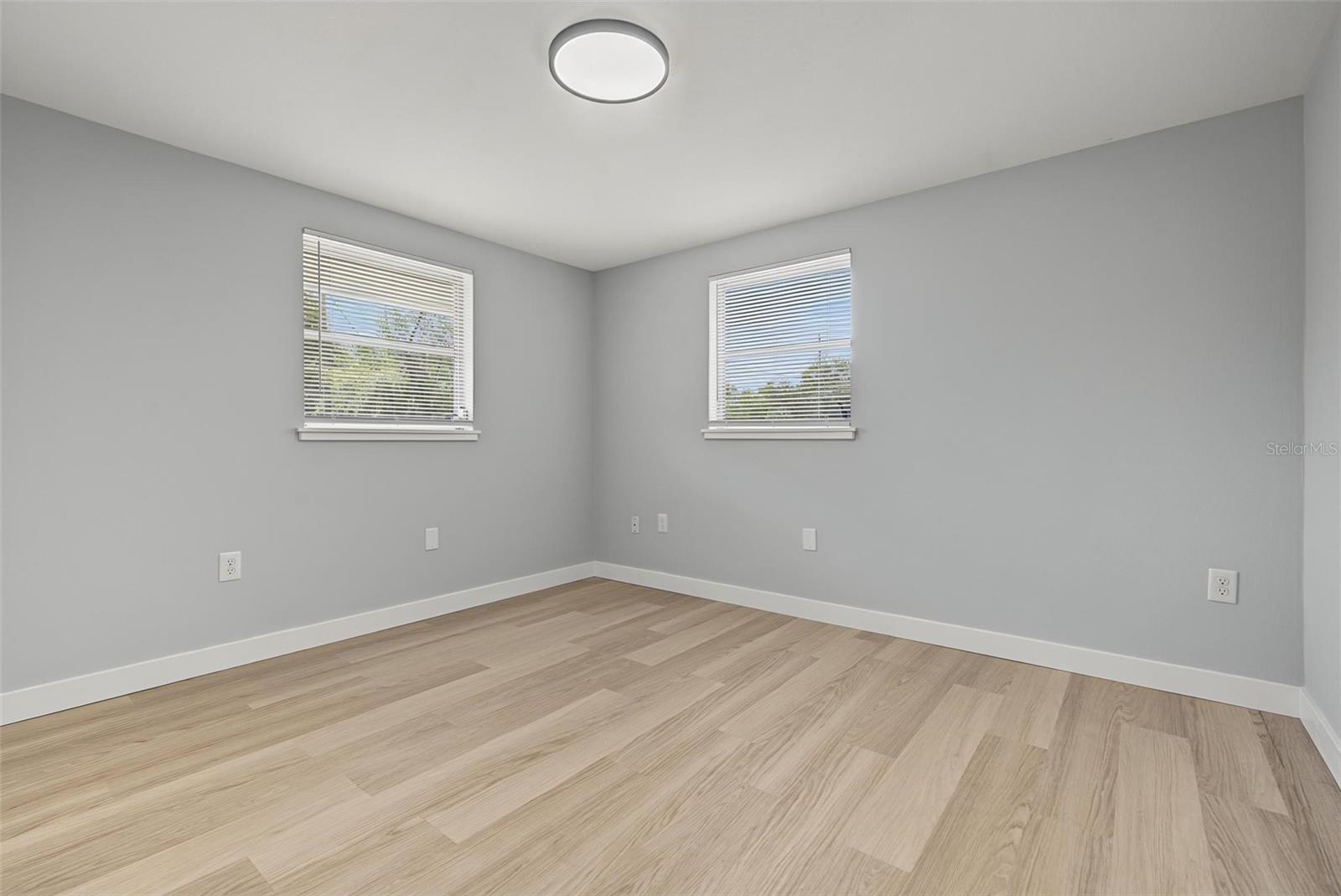 10025 CHESTNUT DR — photo 24