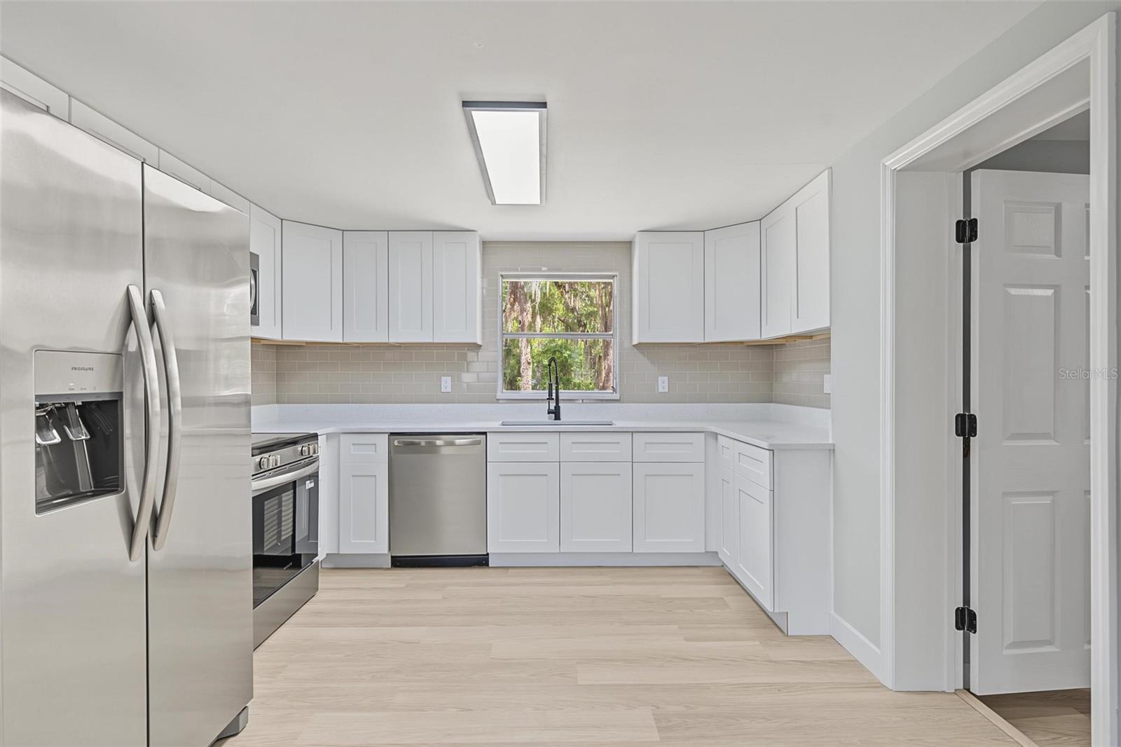 10025 CHESTNUT DR — photo 12