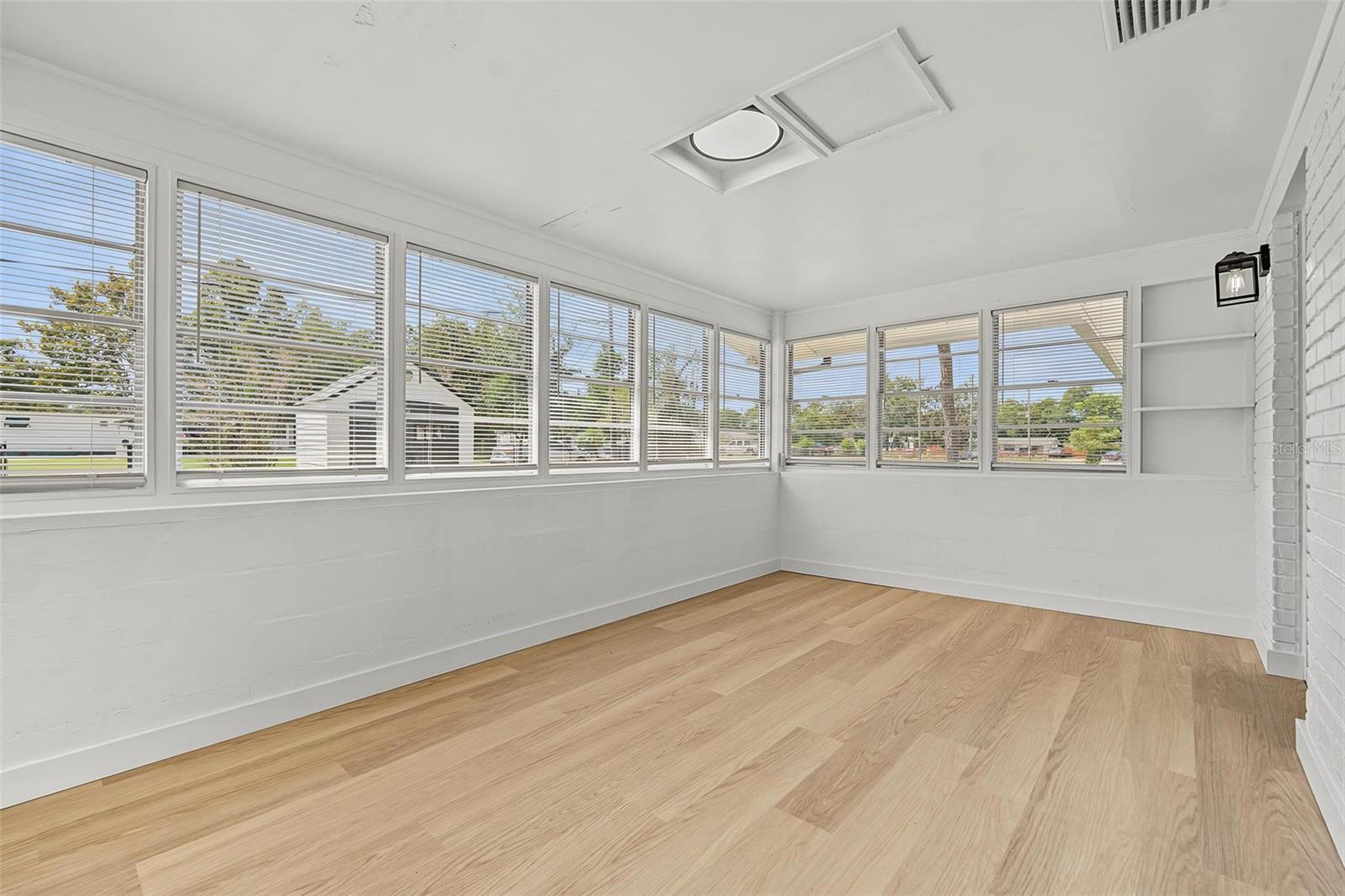 10025 CHESTNUT DR — photo 3