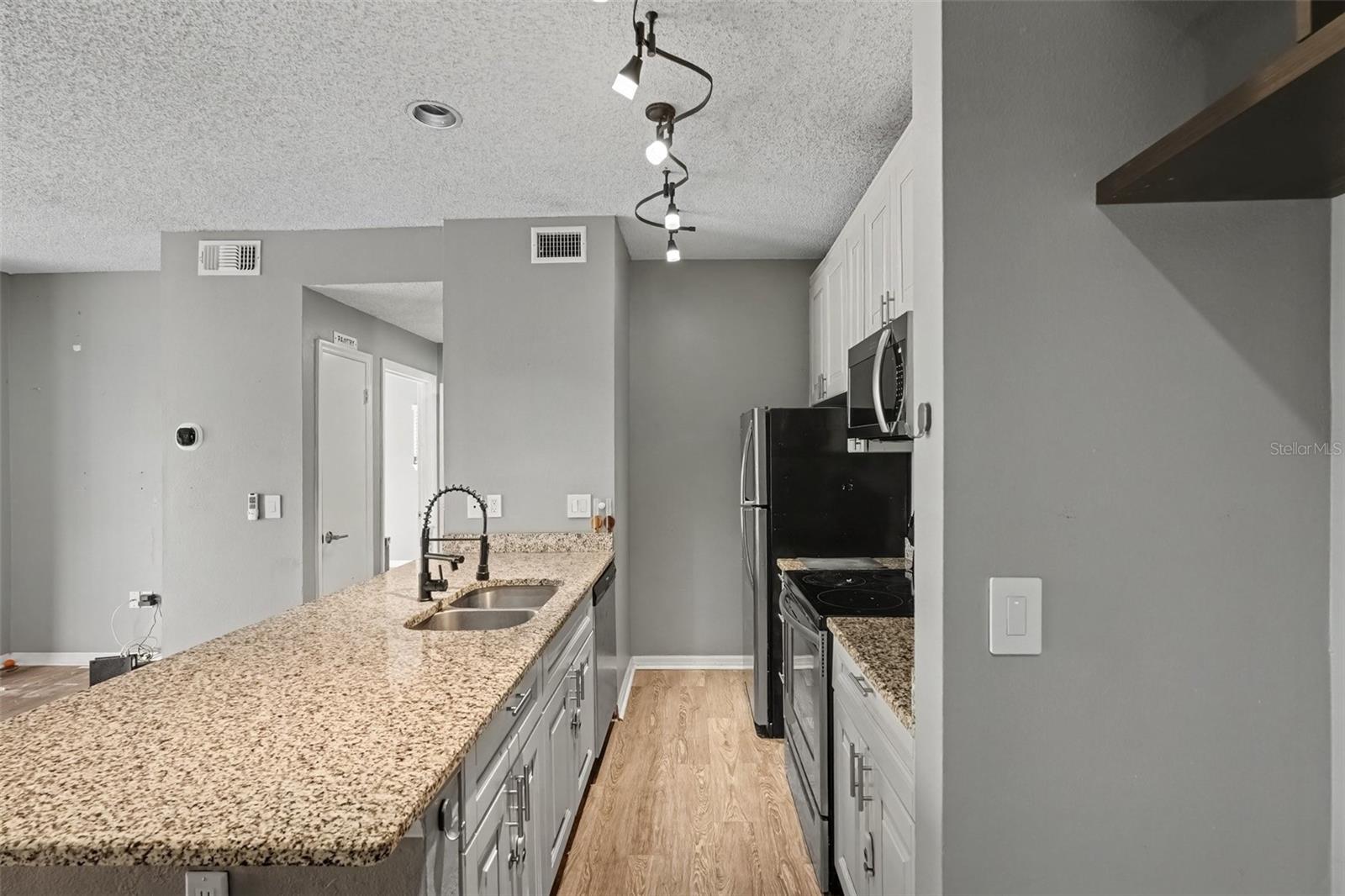 10024 STRAFFORD OAK CT #823 — photo 8