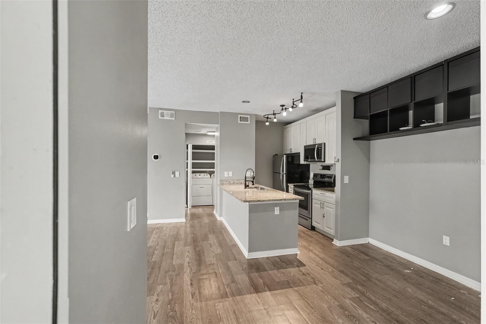 10024 STRAFFORD OAK CT #823 — photo 3