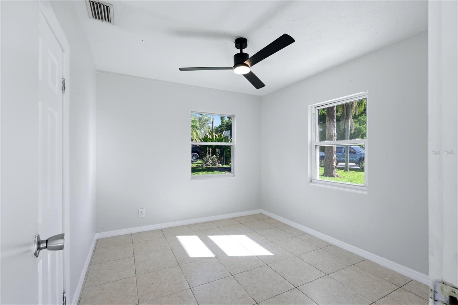 4620 VIOLET AVE — photo 22