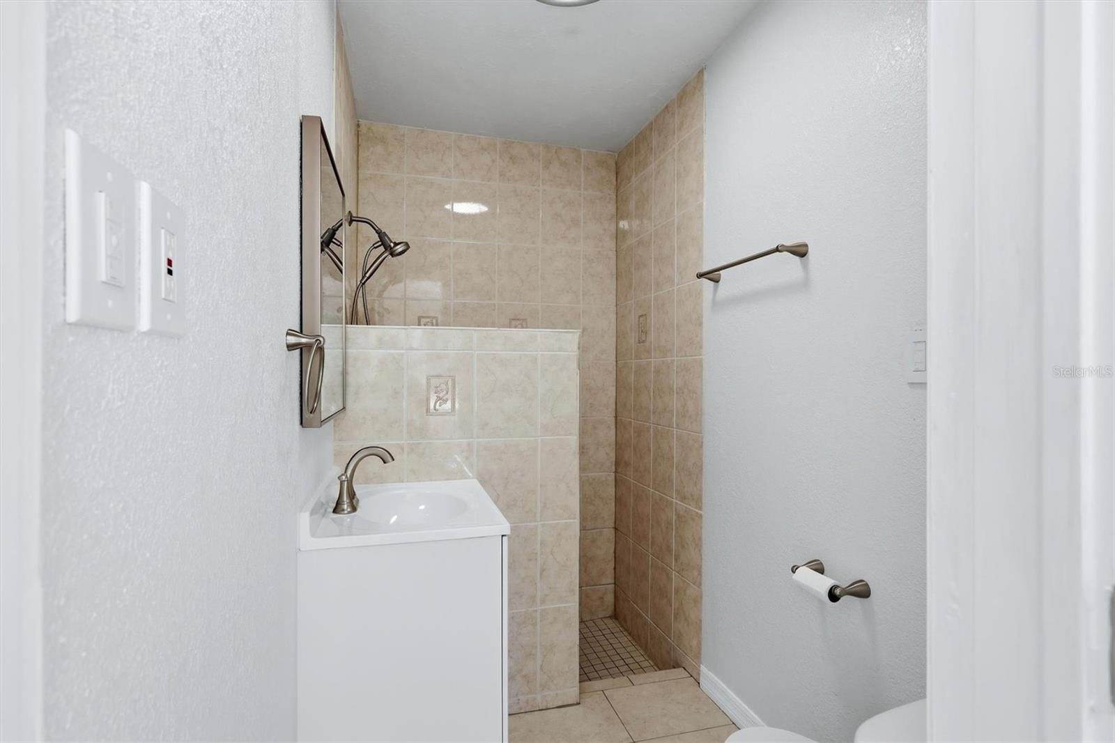 4620 VIOLET AVE — photo 19