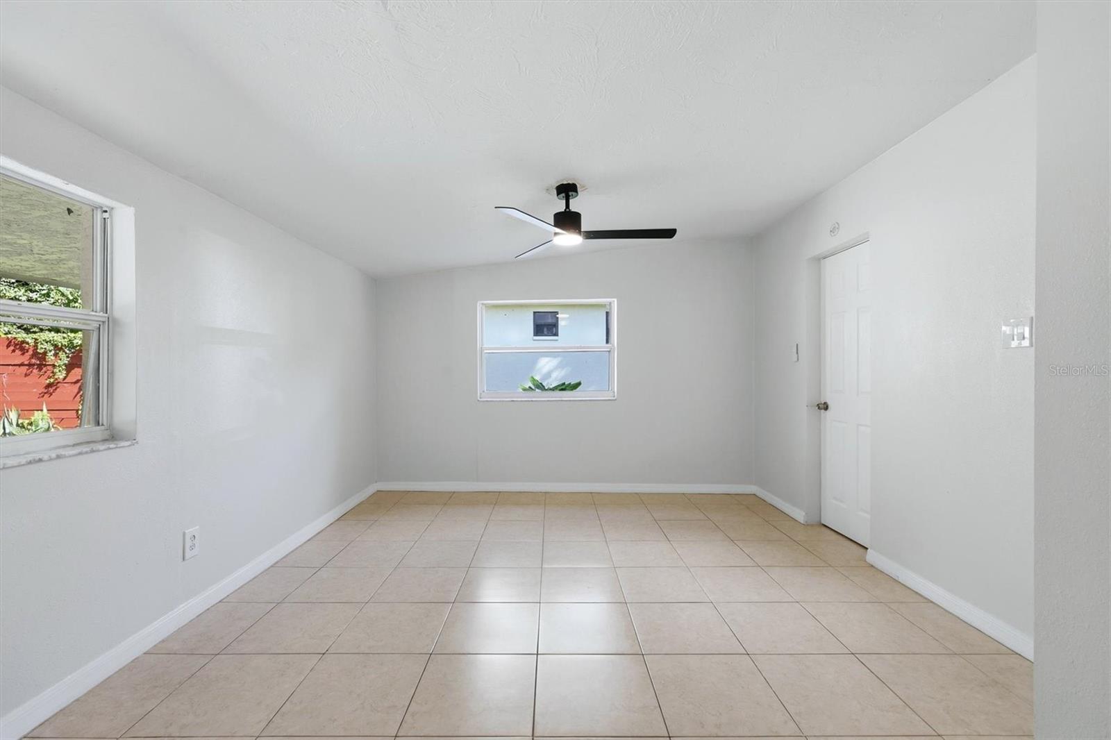 4620 VIOLET AVE — photo 6