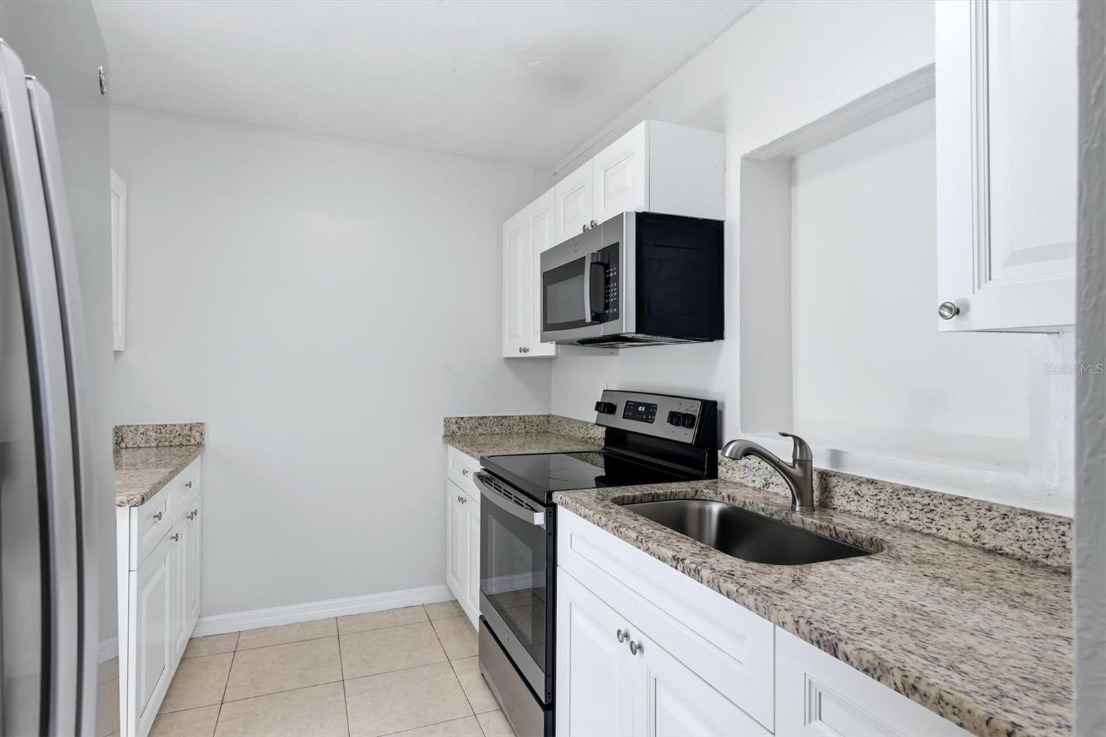 4620 VIOLET AVE — photo 9