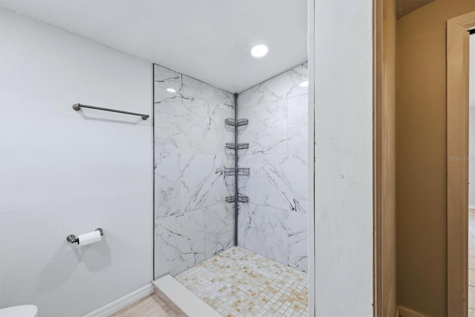 4620 VIOLET AVE — photo 15